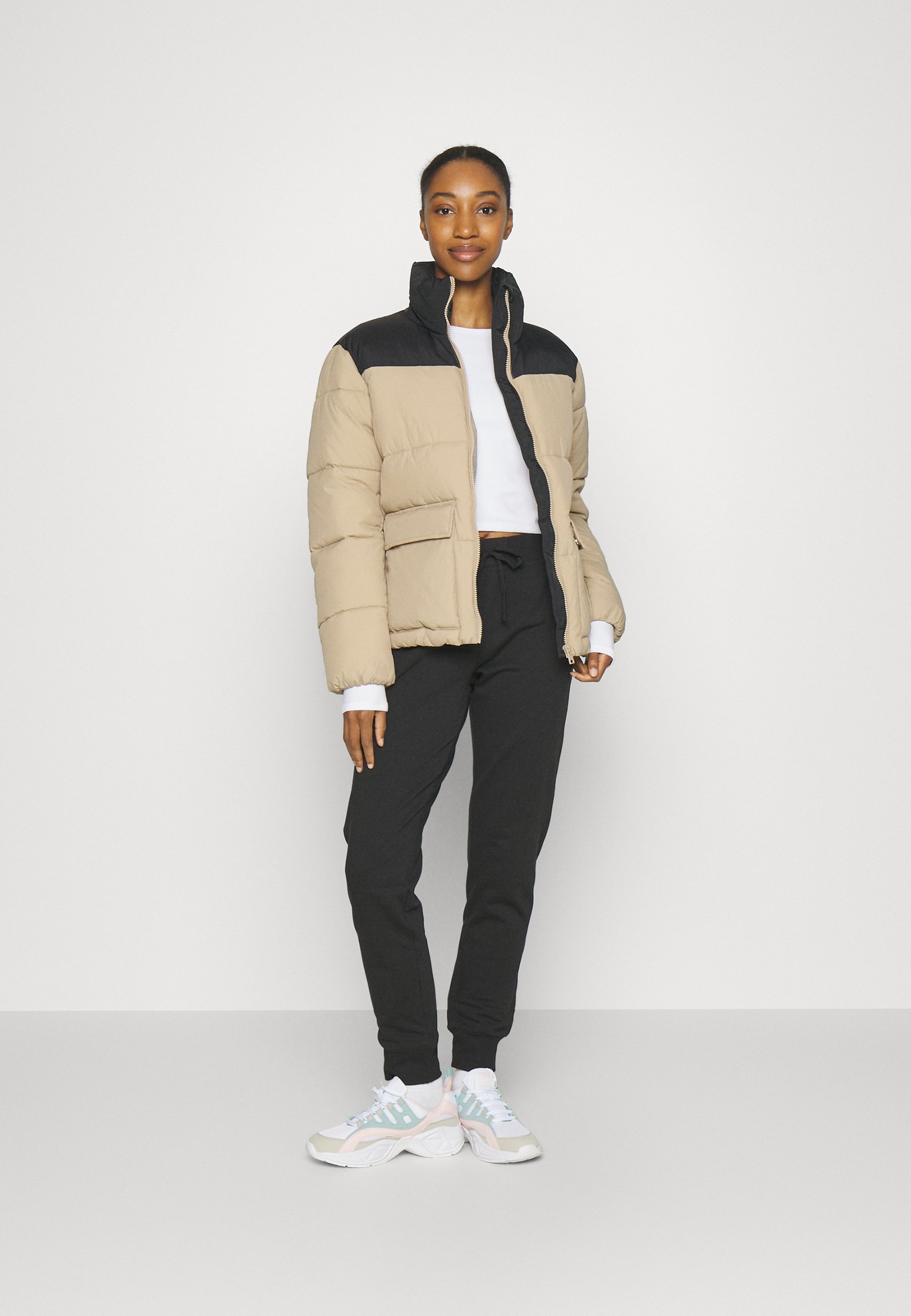 CLASSIC CUFF PANTS REGULAR FIT - Tracksuit bottoms