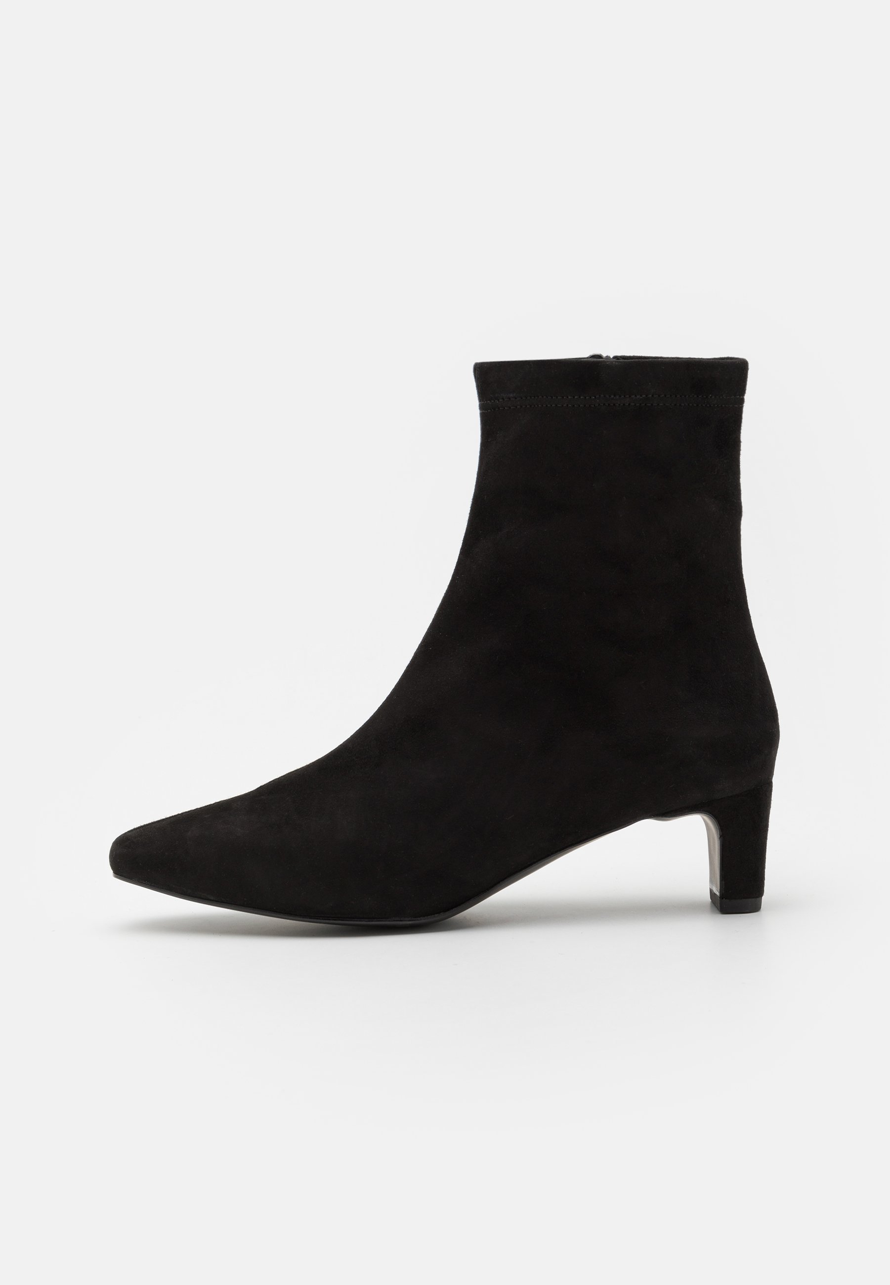 LEATHER- Classic ankle boots