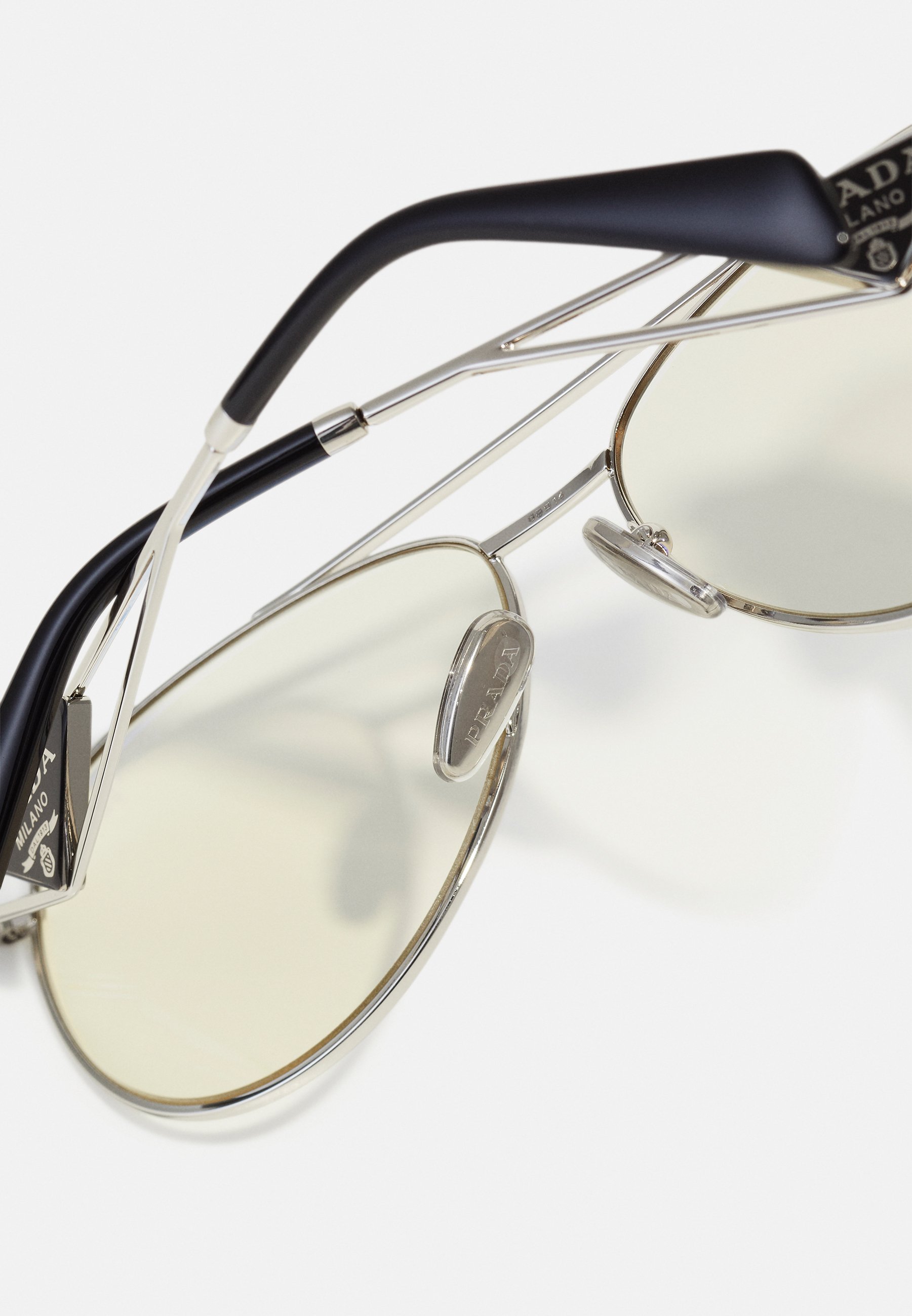 Blue light glasses