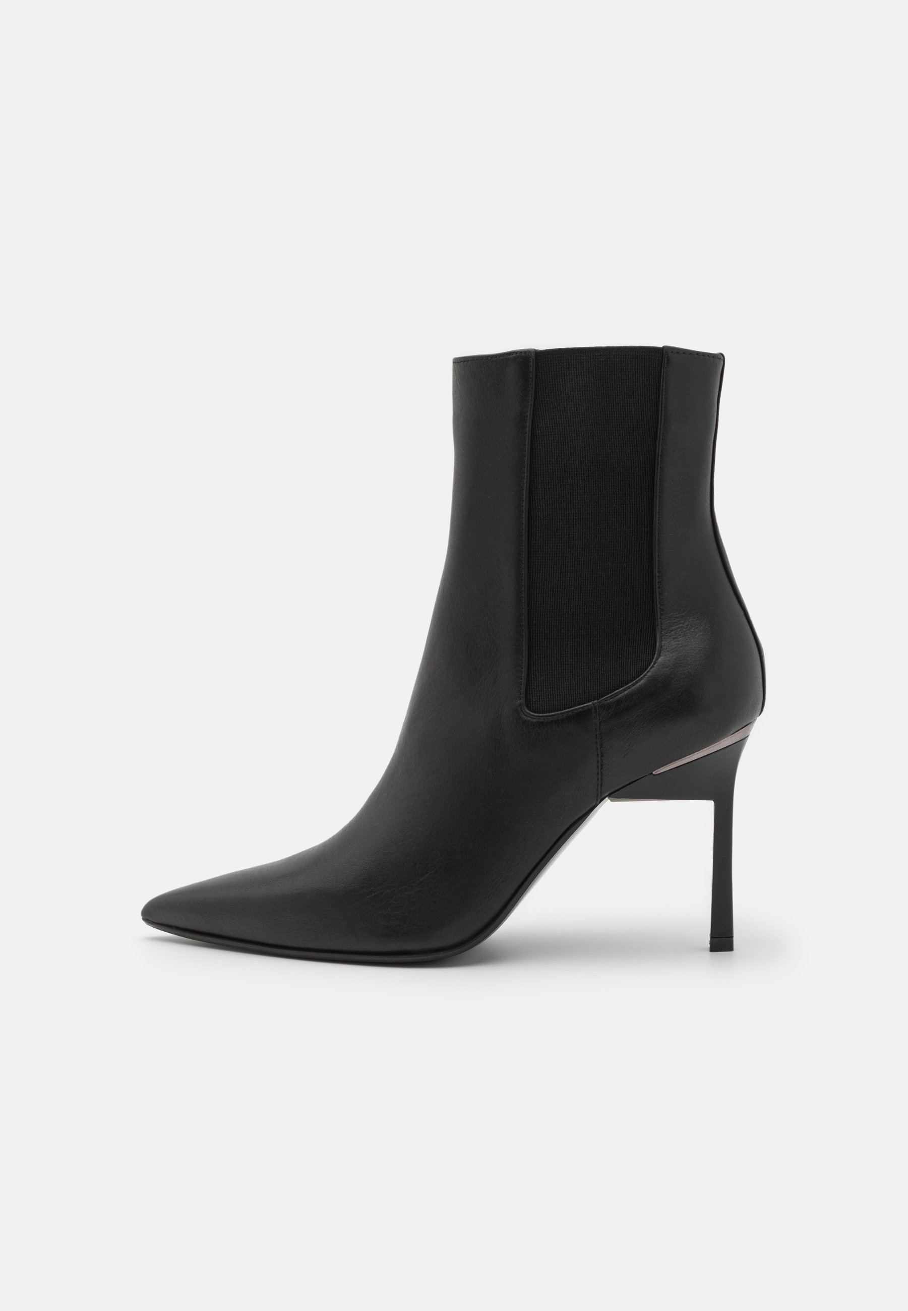 CHELSEA BOOT- Classic ankle boots