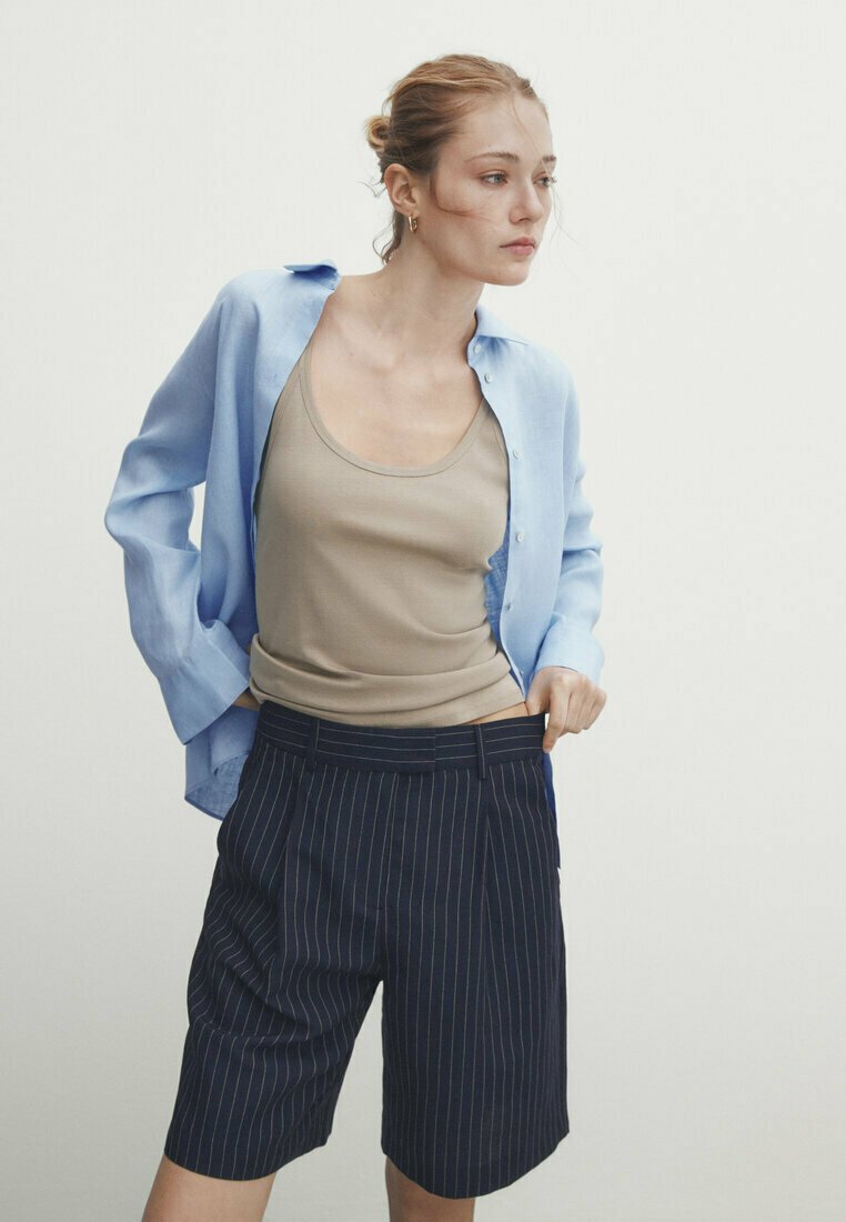 PINSTRIPE BERMUDAWITH DARTS - Shorts