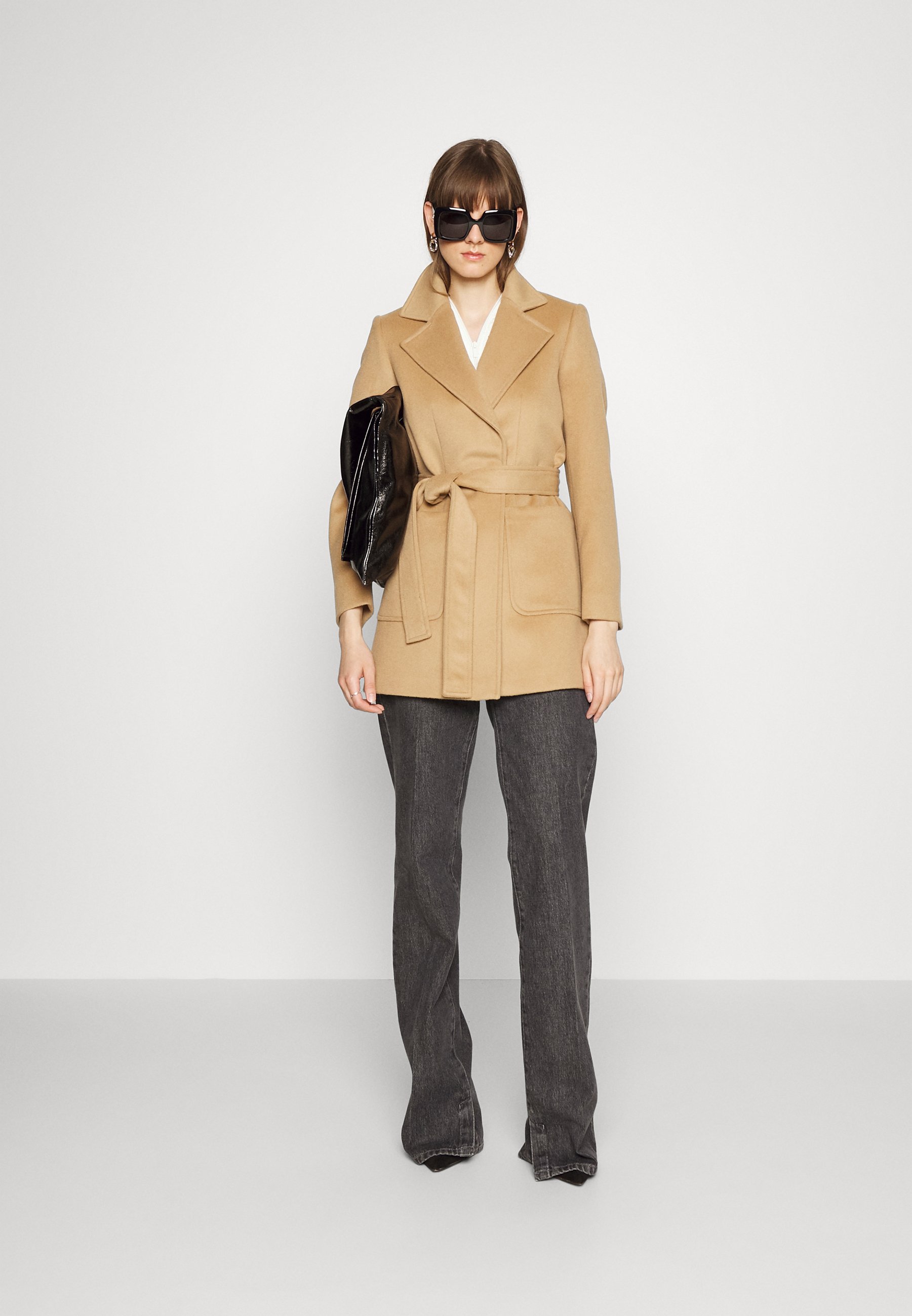 SHORTRUN - Short coat