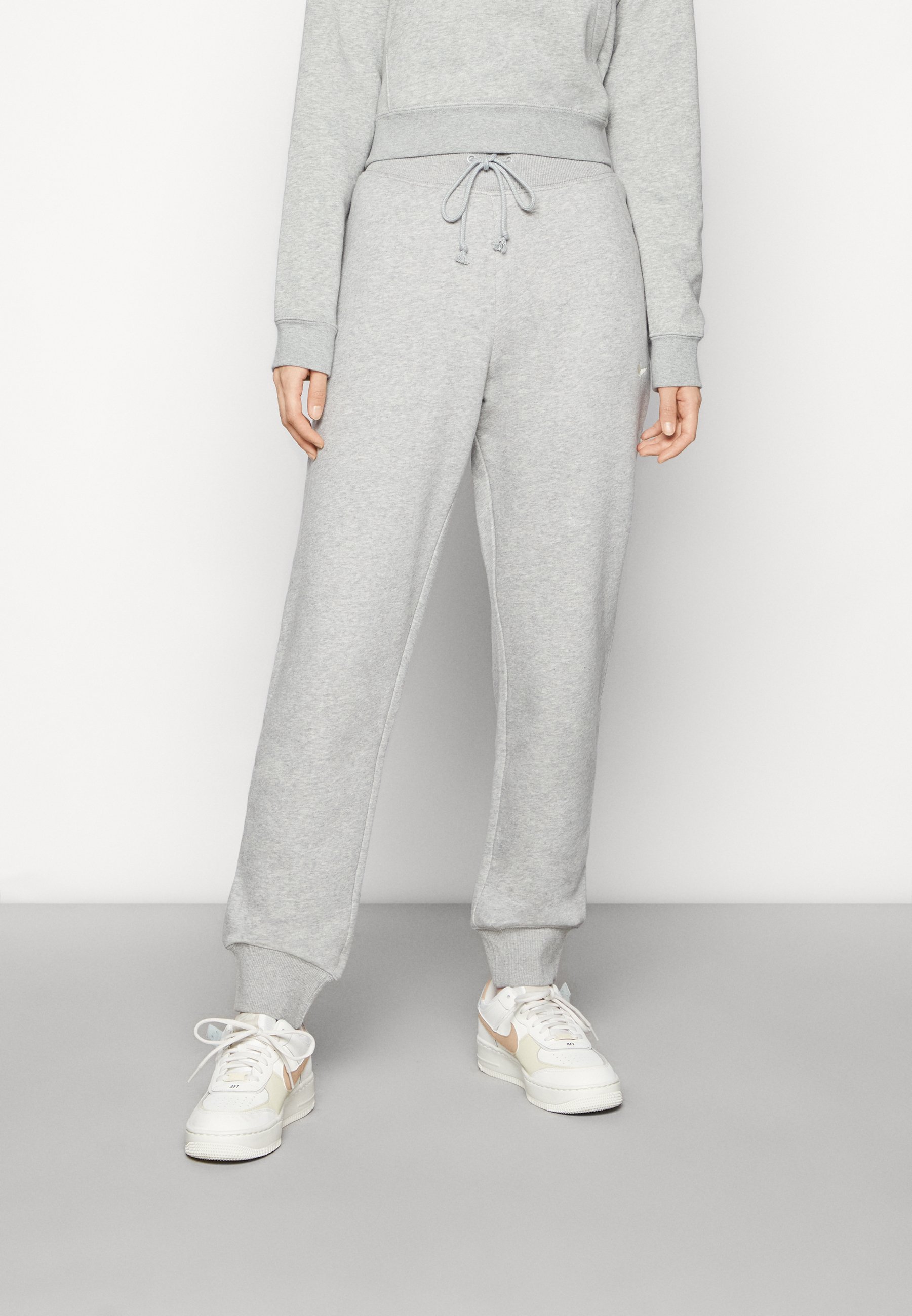 W NSW STYLE FLC HR PANT STD - Tracksuit bottoms