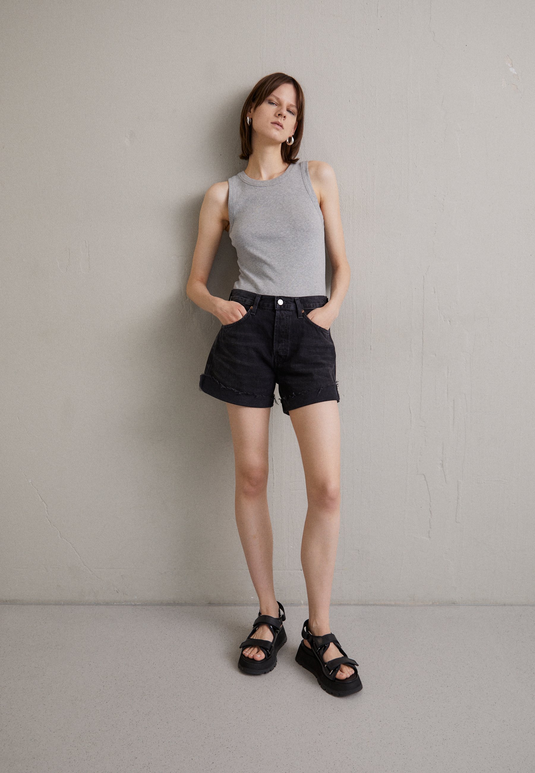 PARKER LONG WITH CUFF - Denim shorts