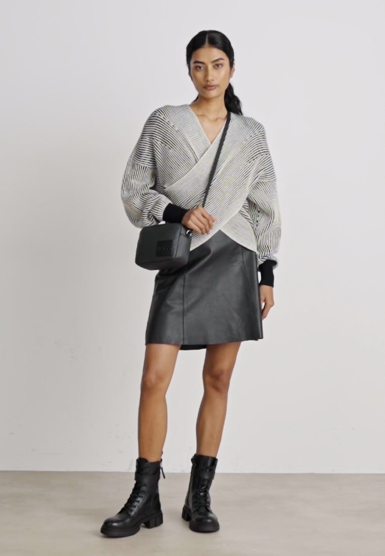 DEVA CROSSBODY - Across body bag