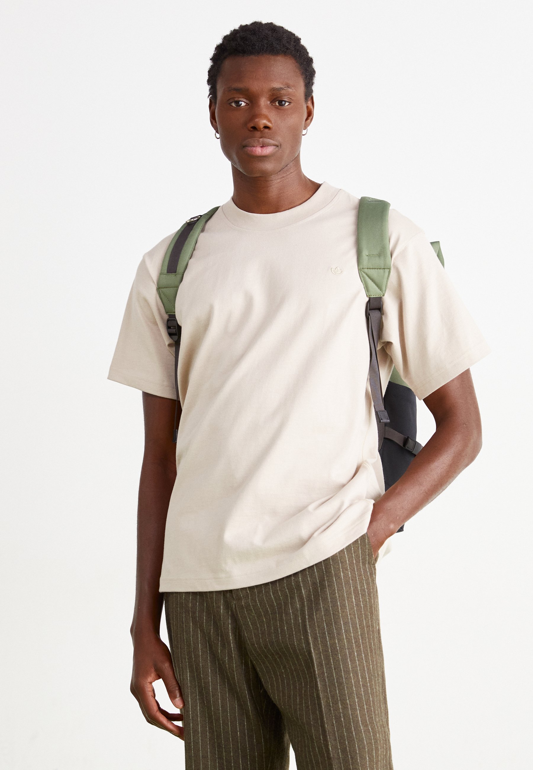 TEE - Basic T-shirt