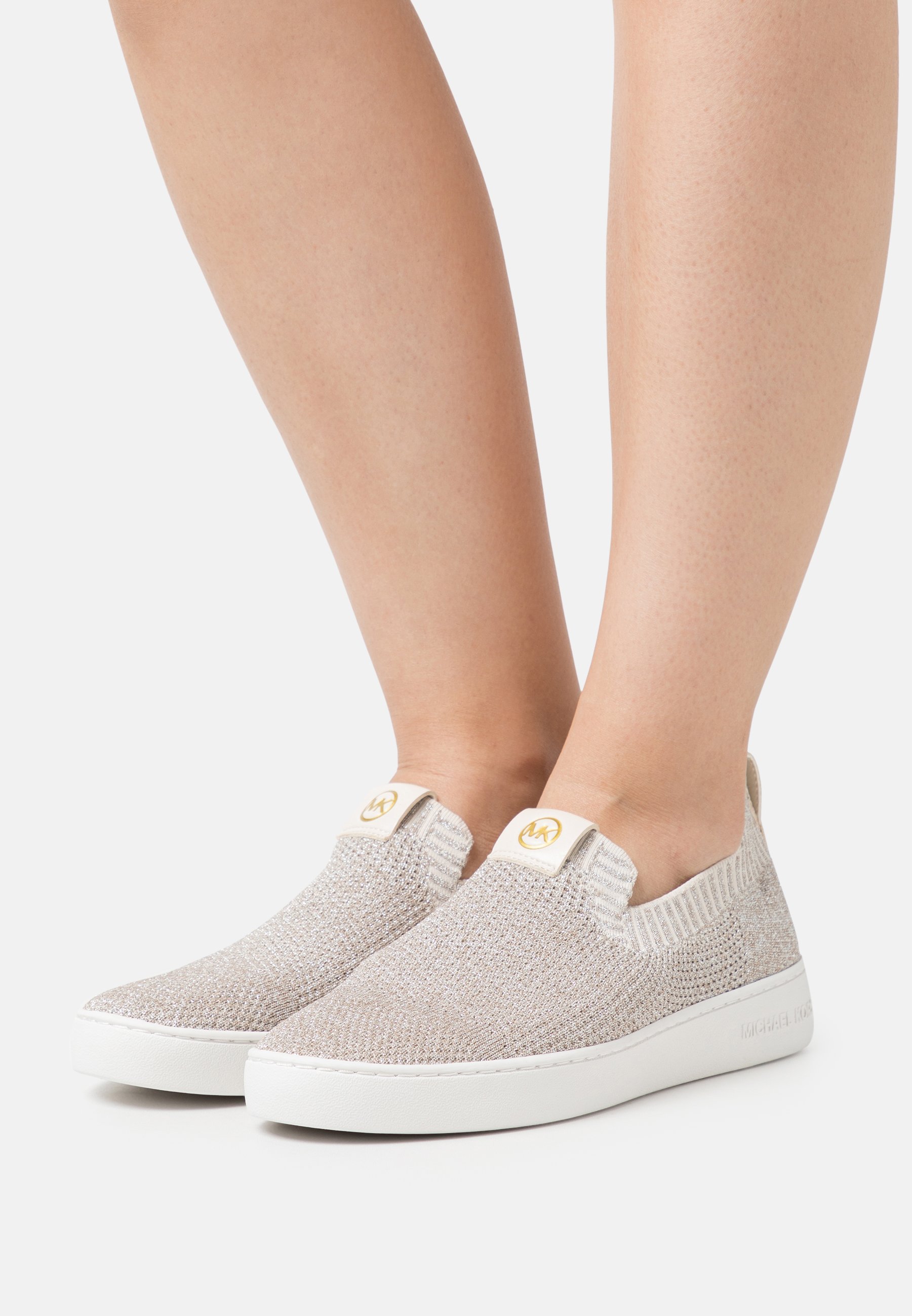 JUNO - Slip-ons