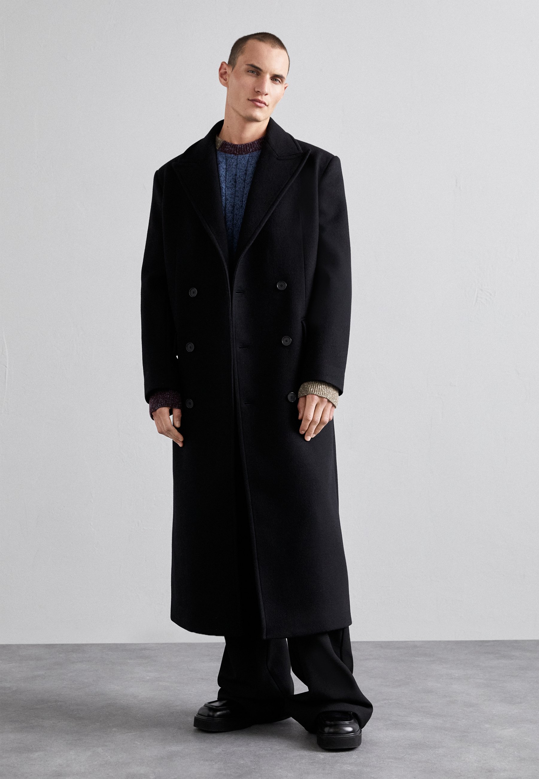 DOUBLE BREASTED- Classic coat