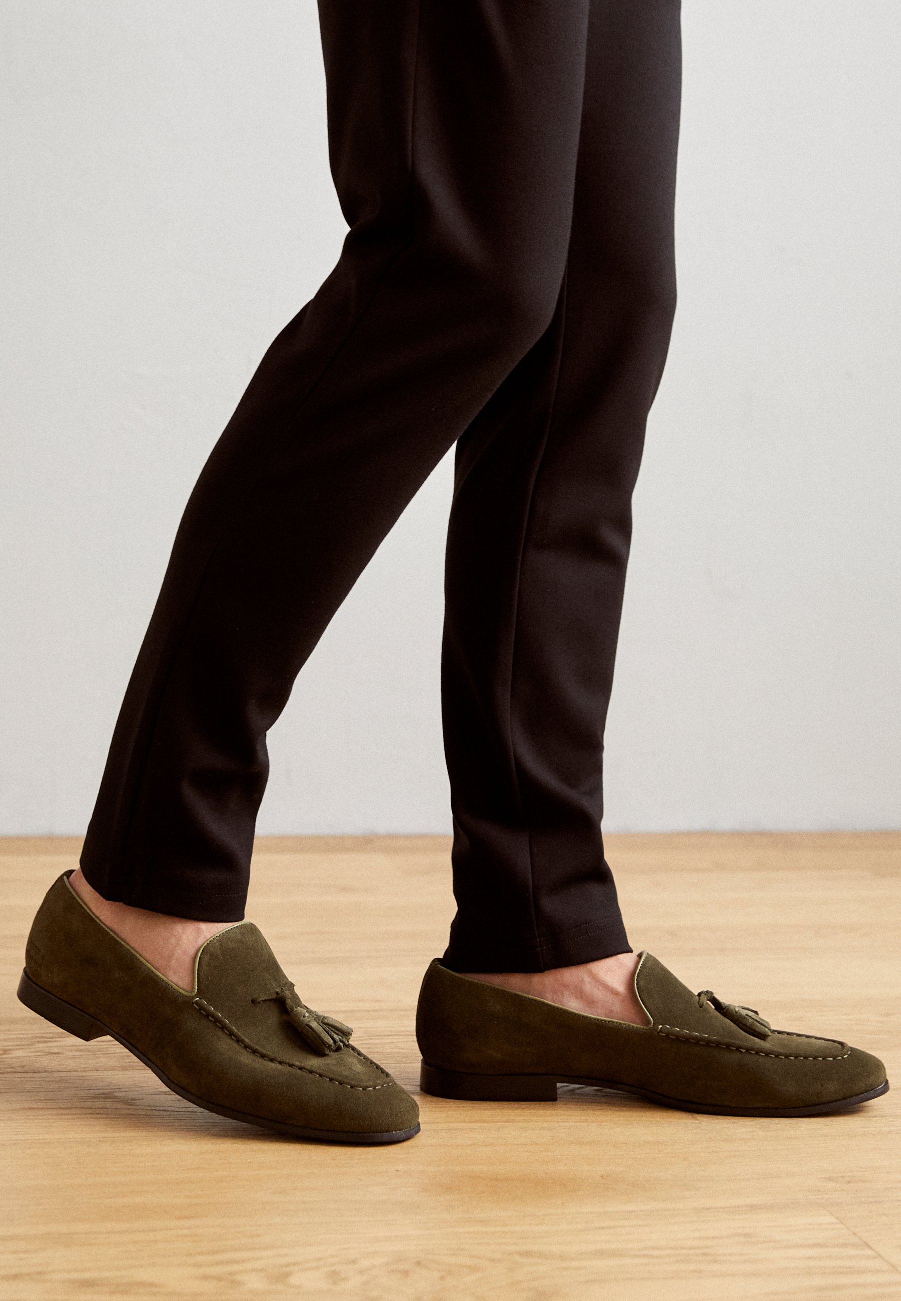 CLIVE 20 - Smart slip-ons