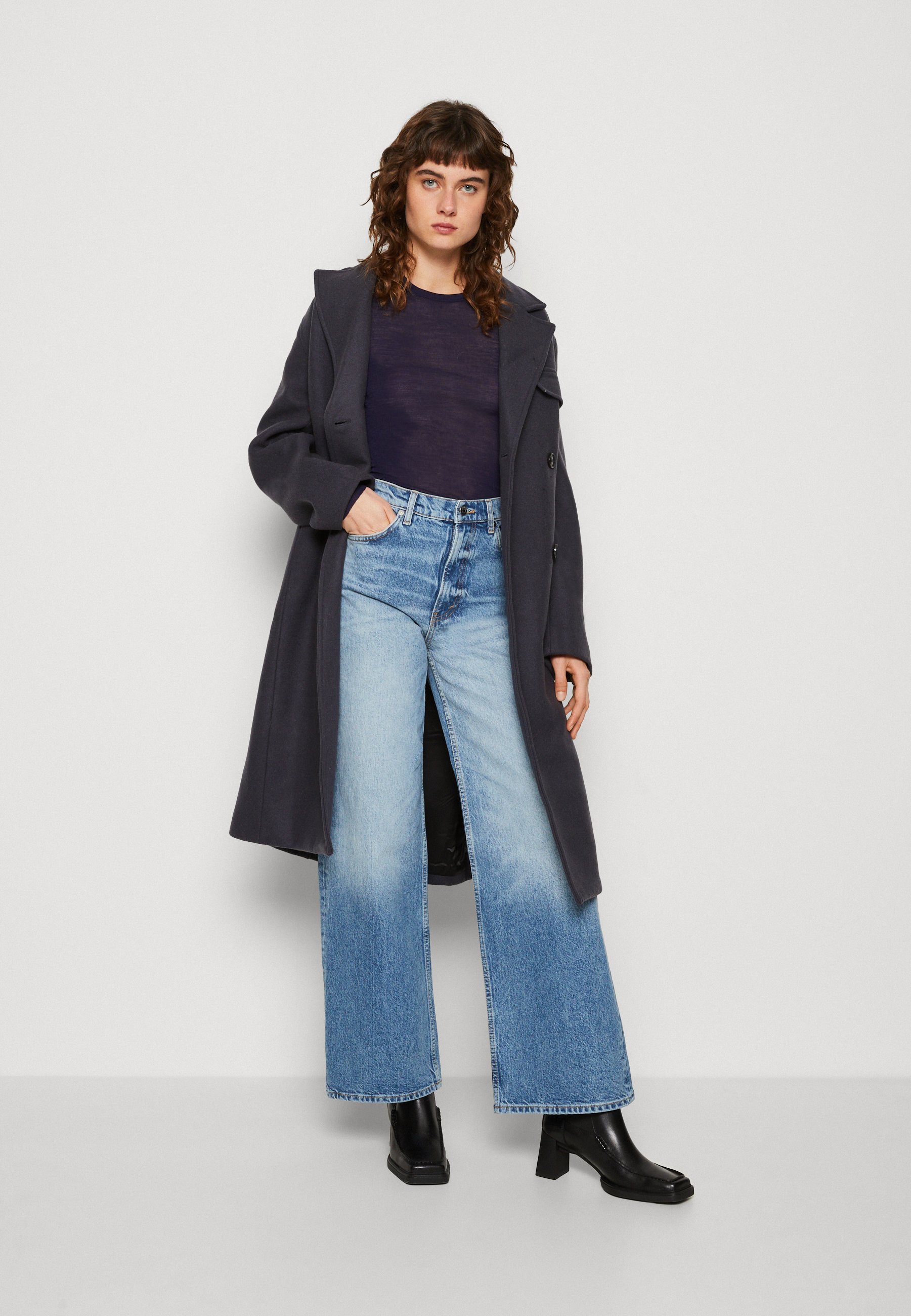 Long sleeved top