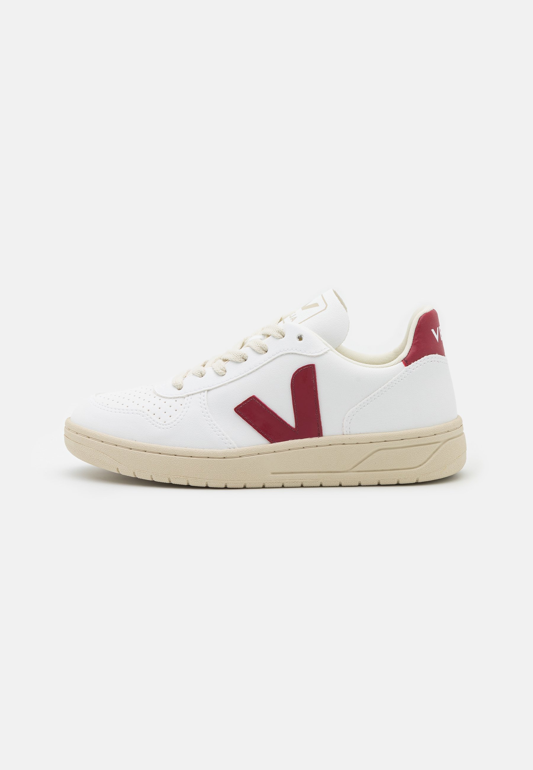 V-10 - Trainers