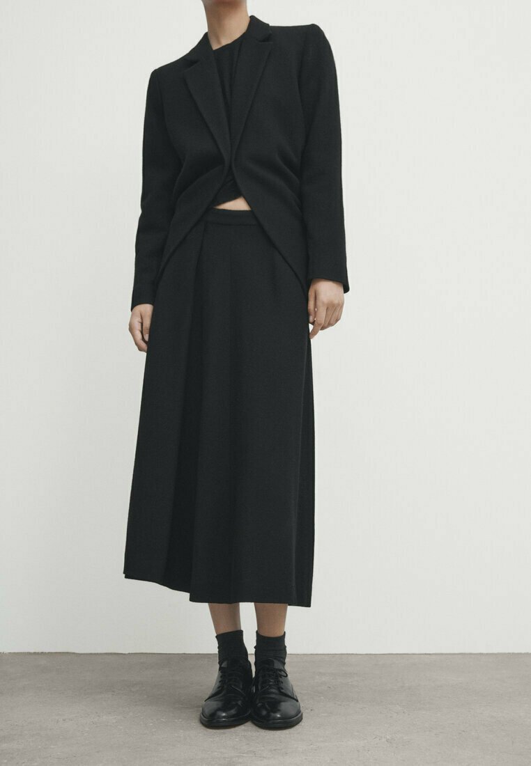 Pleated skirt
