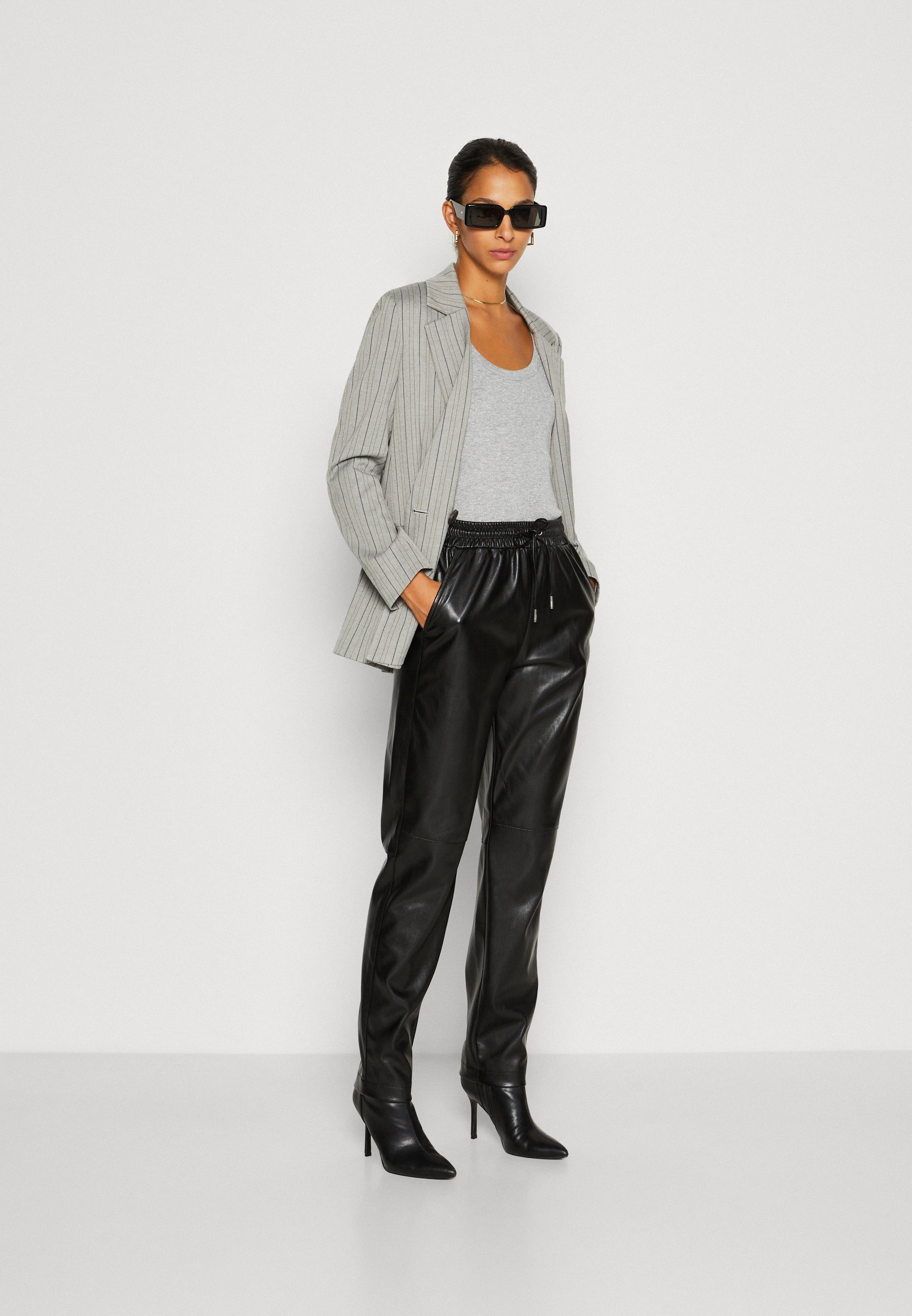 NEW VIOLA JOGGER - Trousers