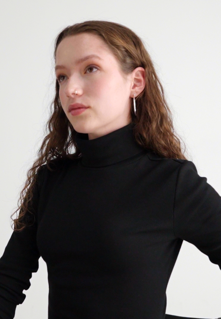 Long sleeved top