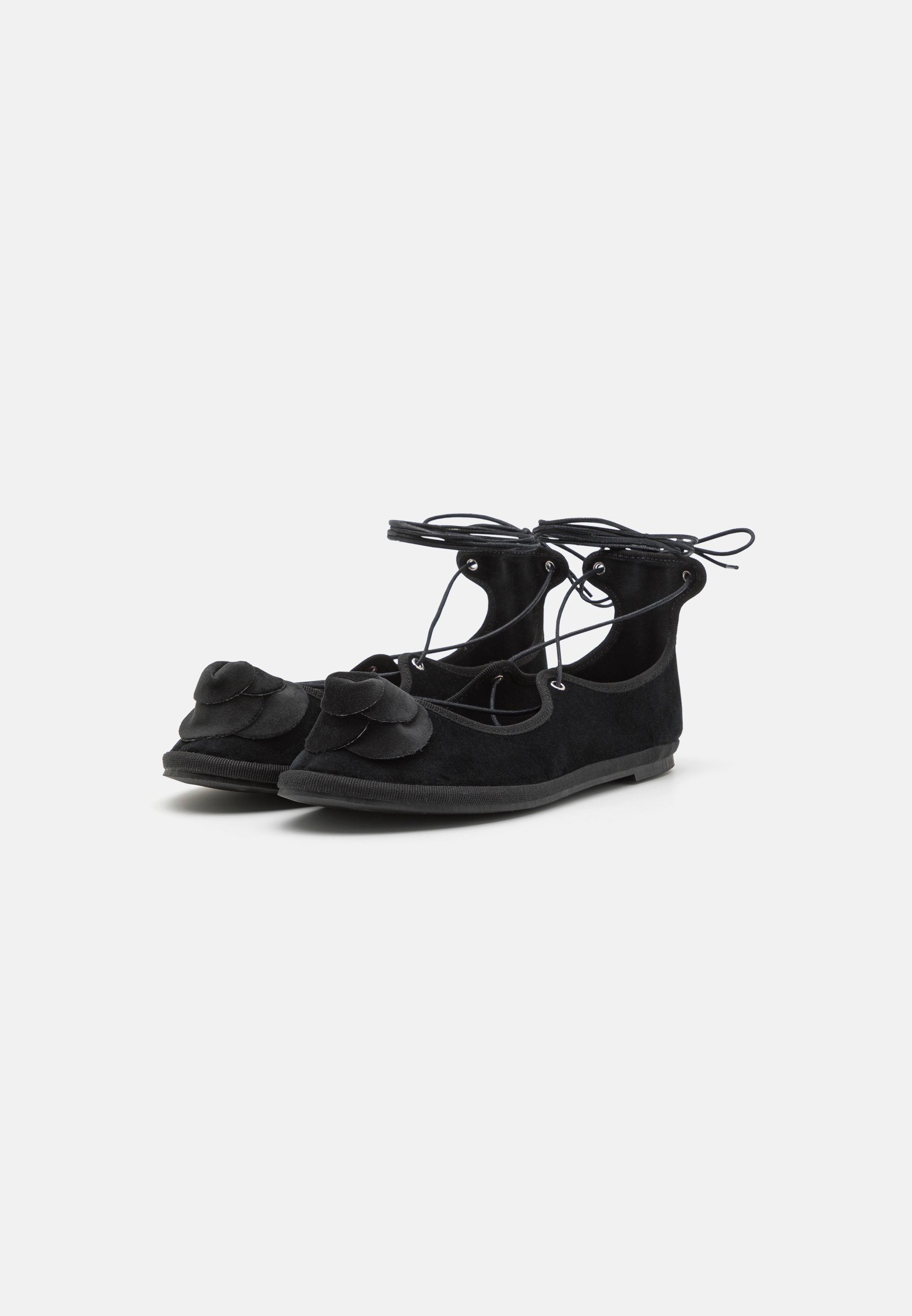 ILDE - Ankle strap ballet pumps