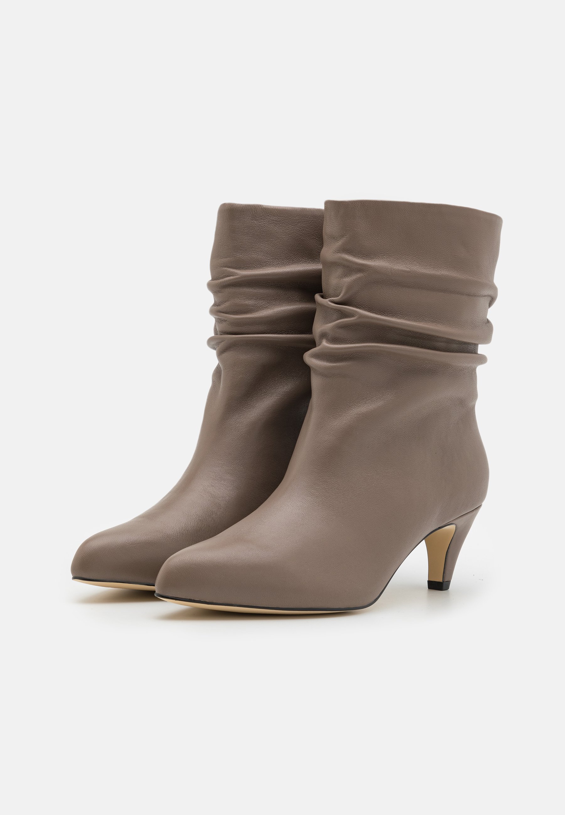 LEATHER- Classic ankle boots