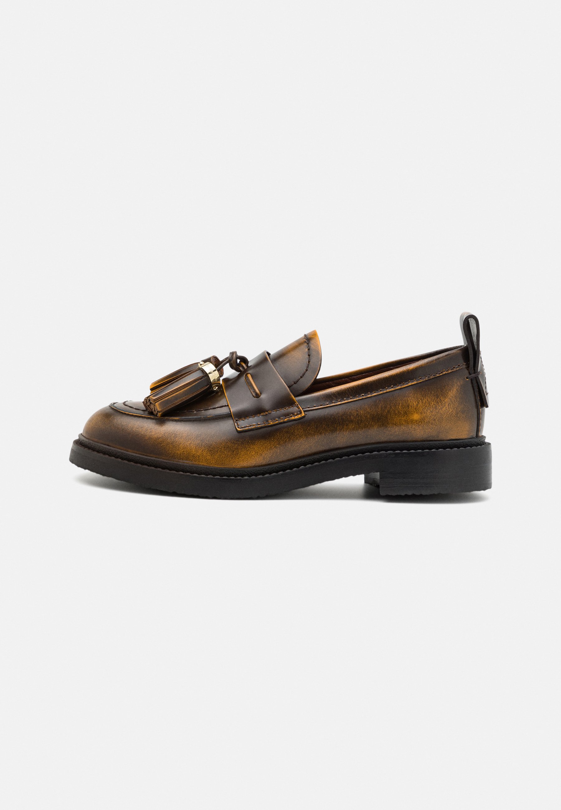 SKYIE - Slip-ons