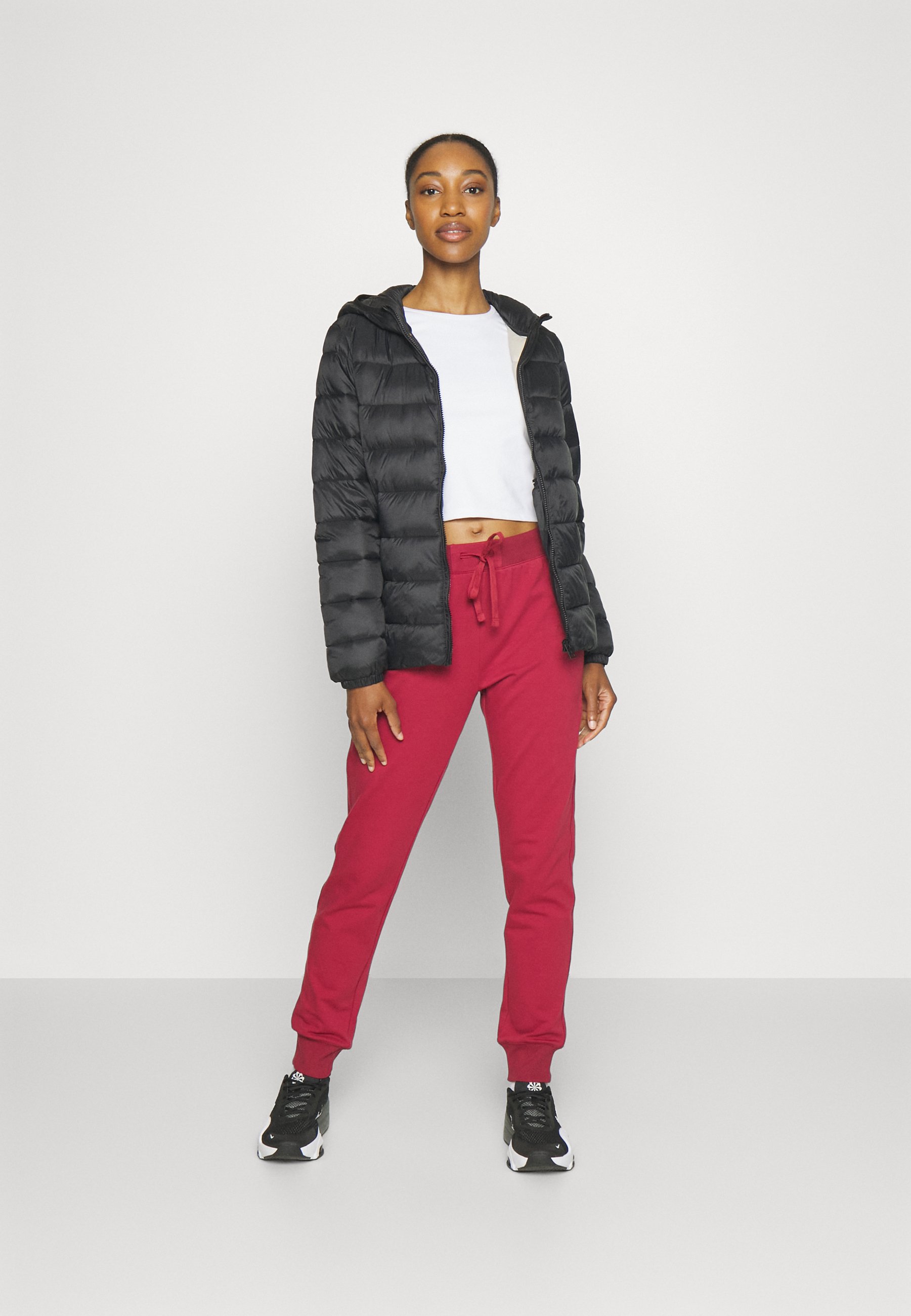CLASSIC CUFF PANTS REGULAR FIT - Tracksuit bottoms