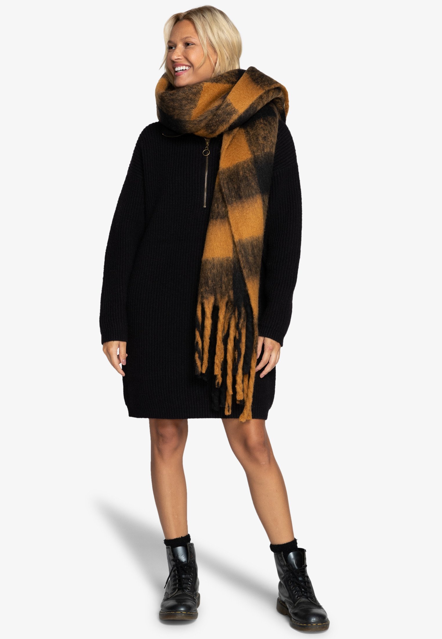 ON THE FRINGES - Scarf