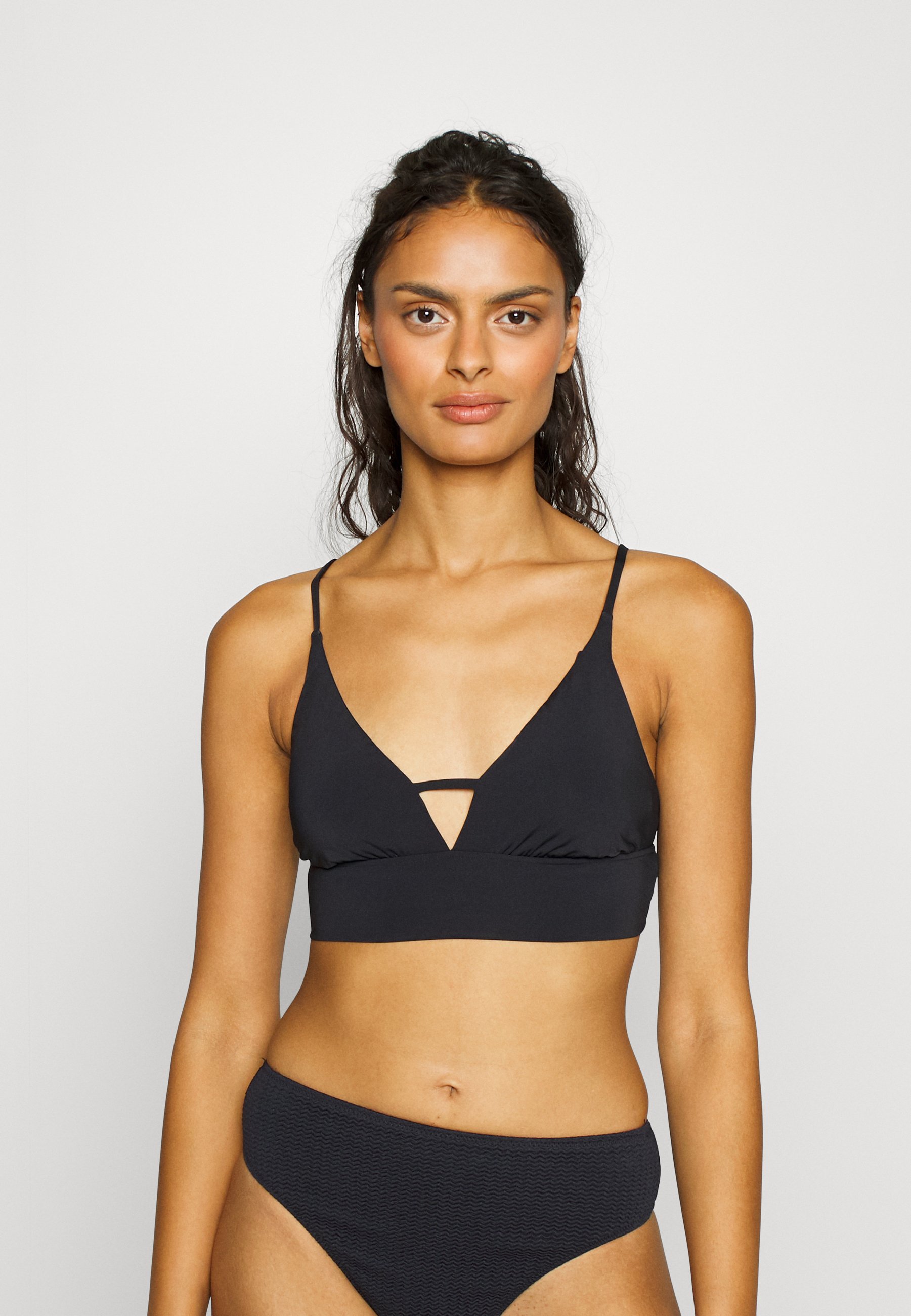 SOL SEARCHER V NECK- Bikini top