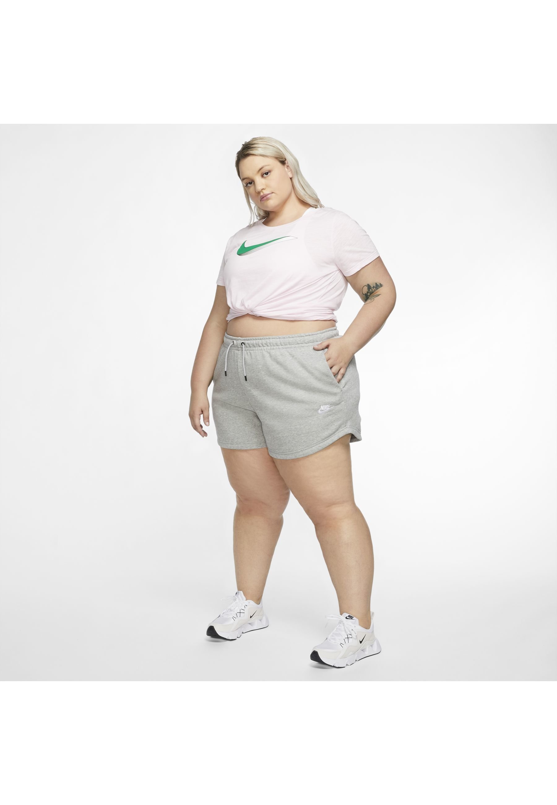 W NSW ESSNTL SHORT FT PLUS - Shorts