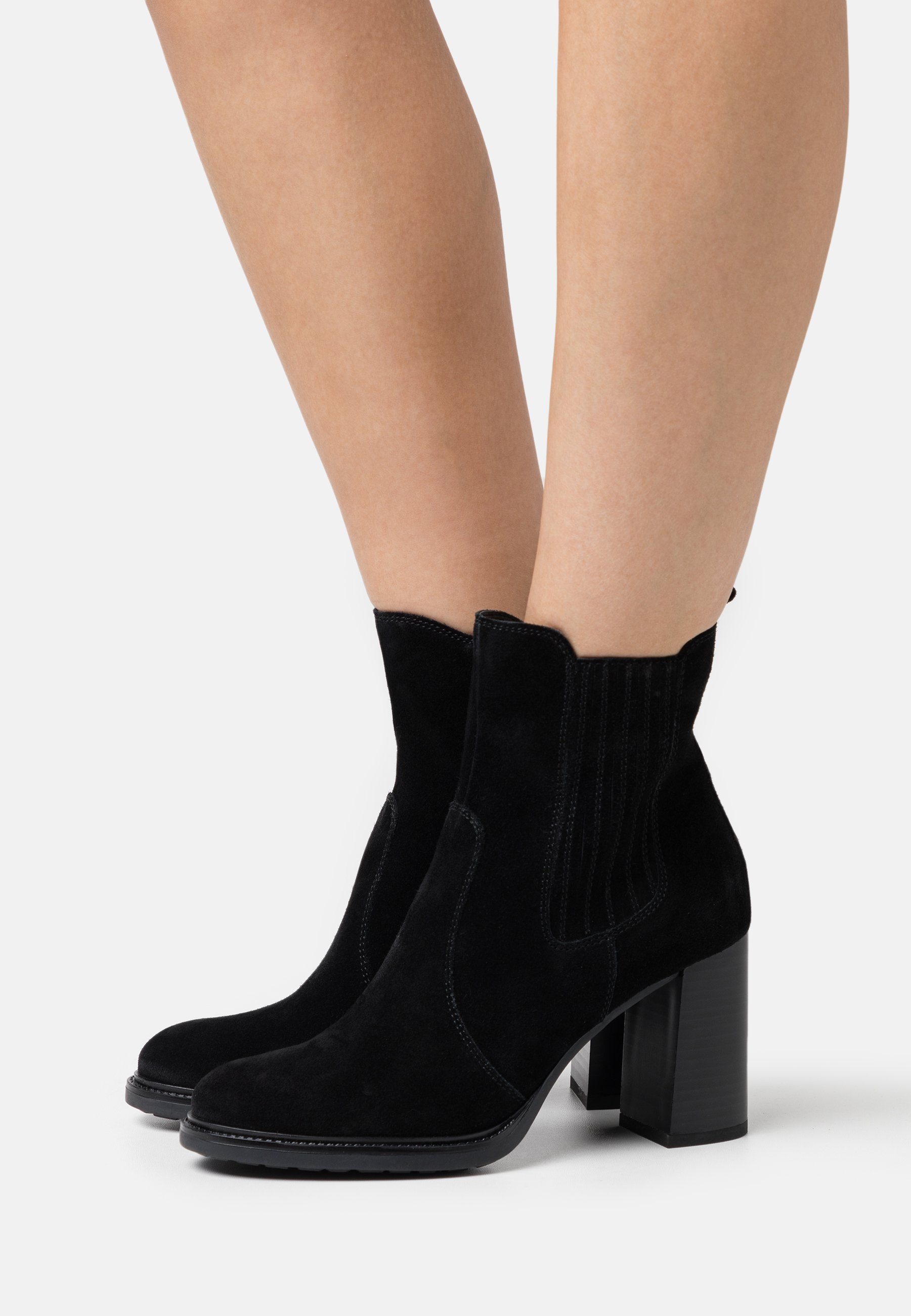LEATHER- Classic ankle boots