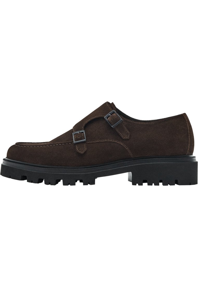 MONK- Smart slip-ons