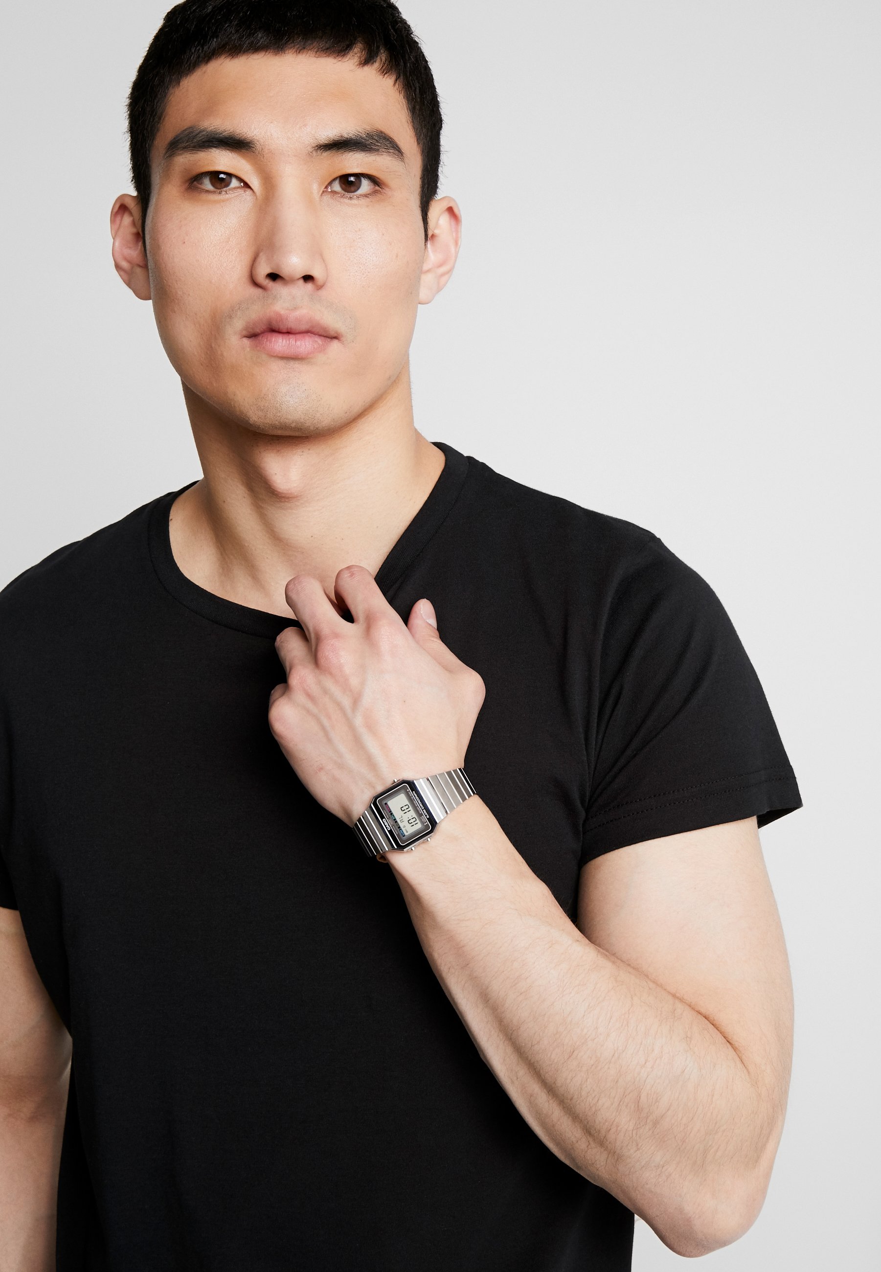Digital watch