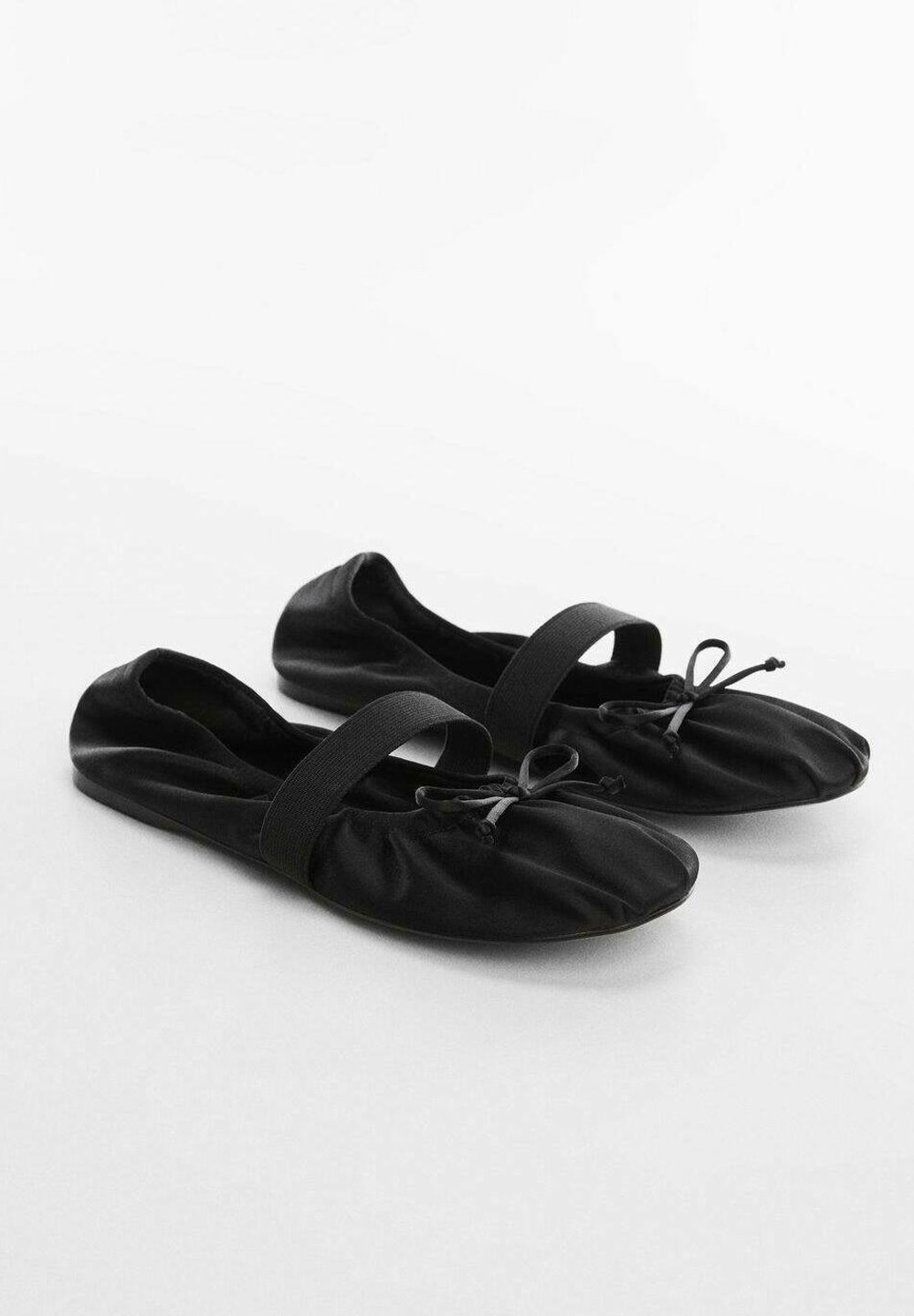 DANCE2 - Ankle cuff ballet pumps
