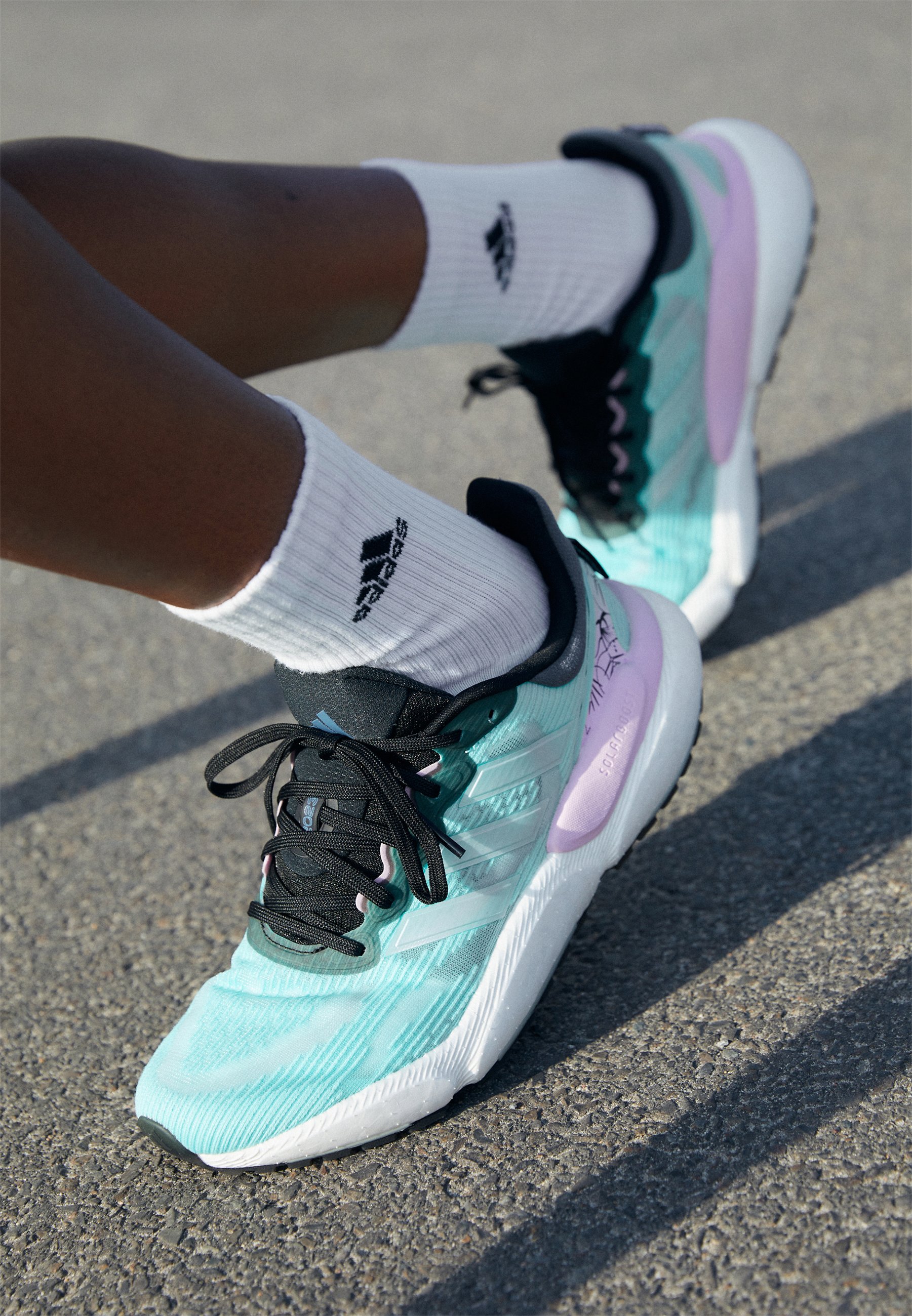 BERLIN 2023 MARATHON SOLARBOOST 5 - Neutral running shoes