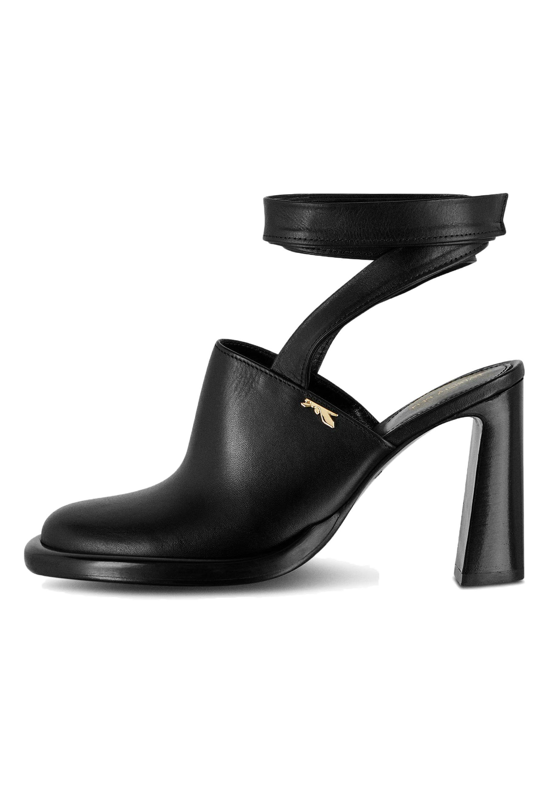 8Z0086 L078 - Classic heels