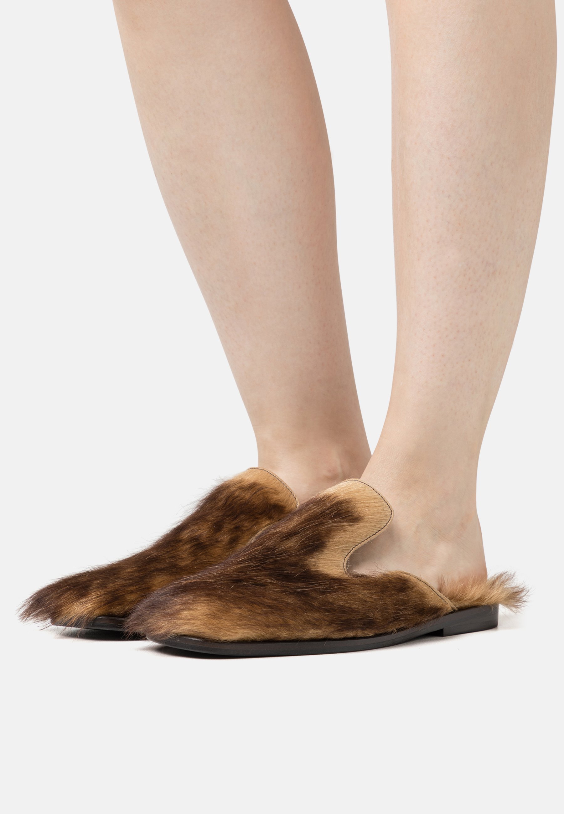 NEW COURT SLIDE- Mules