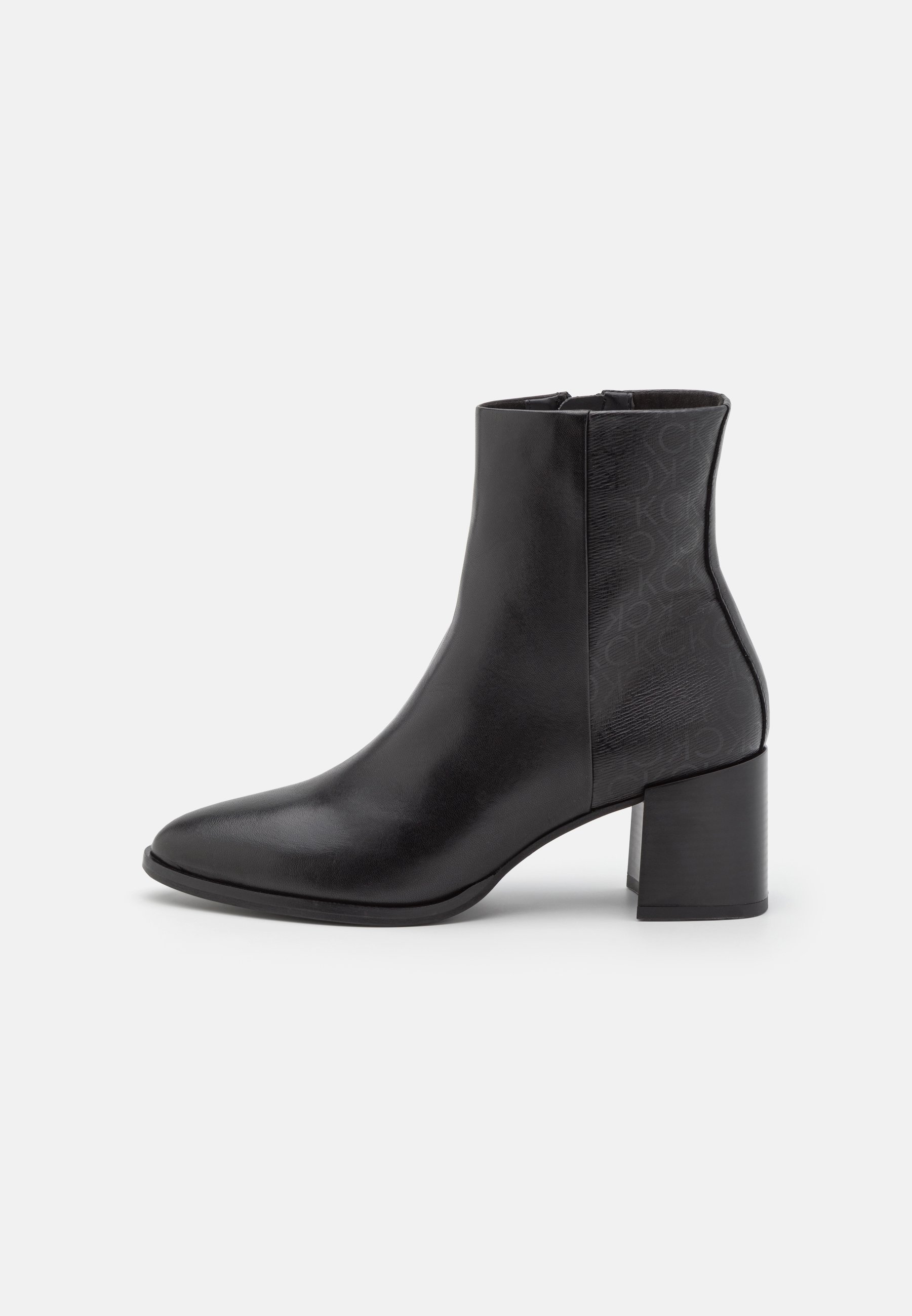 ALMOND- Classic ankle boots
