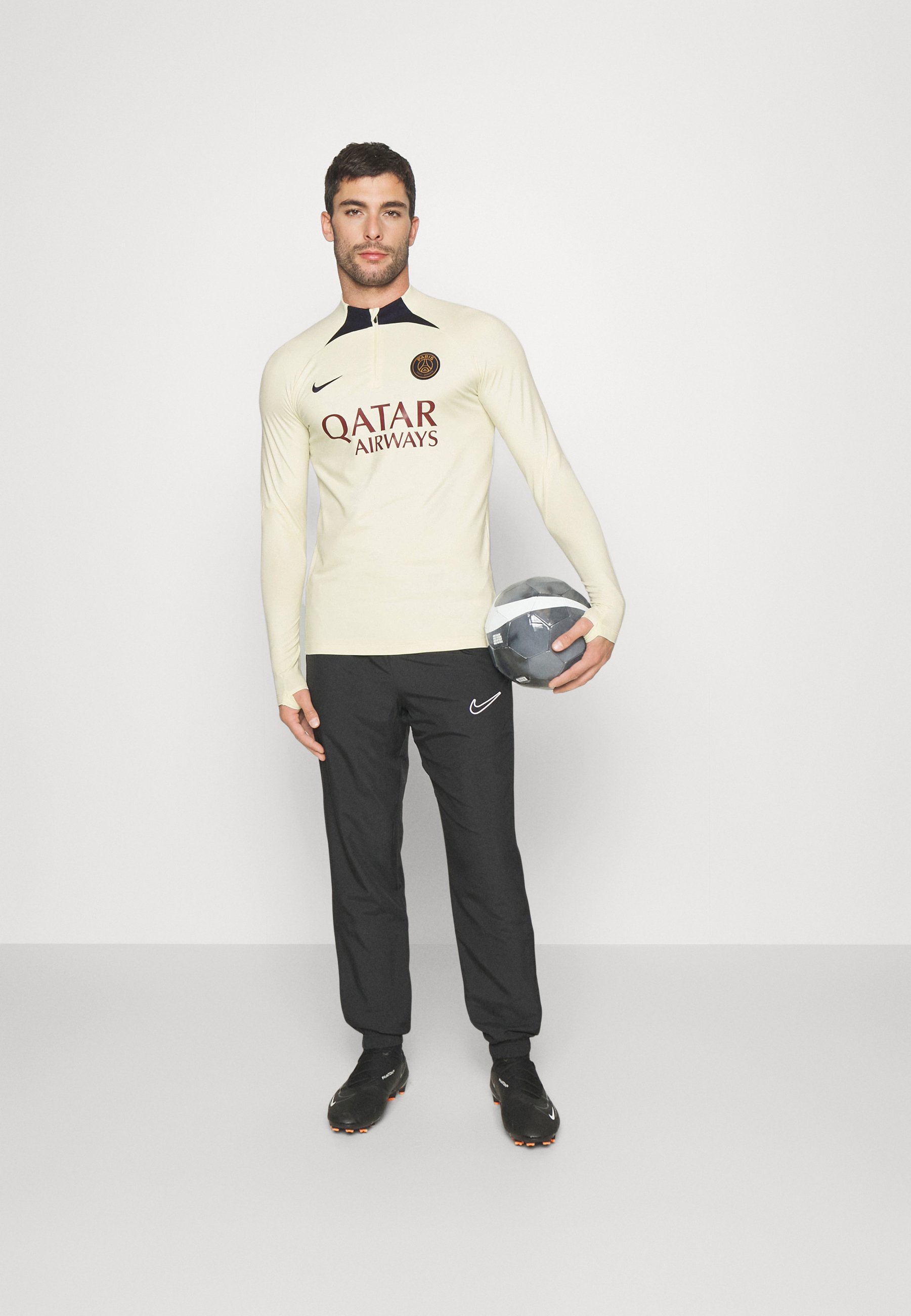 PARIS ST GERMAIN STRIKE DRILL - Club wear