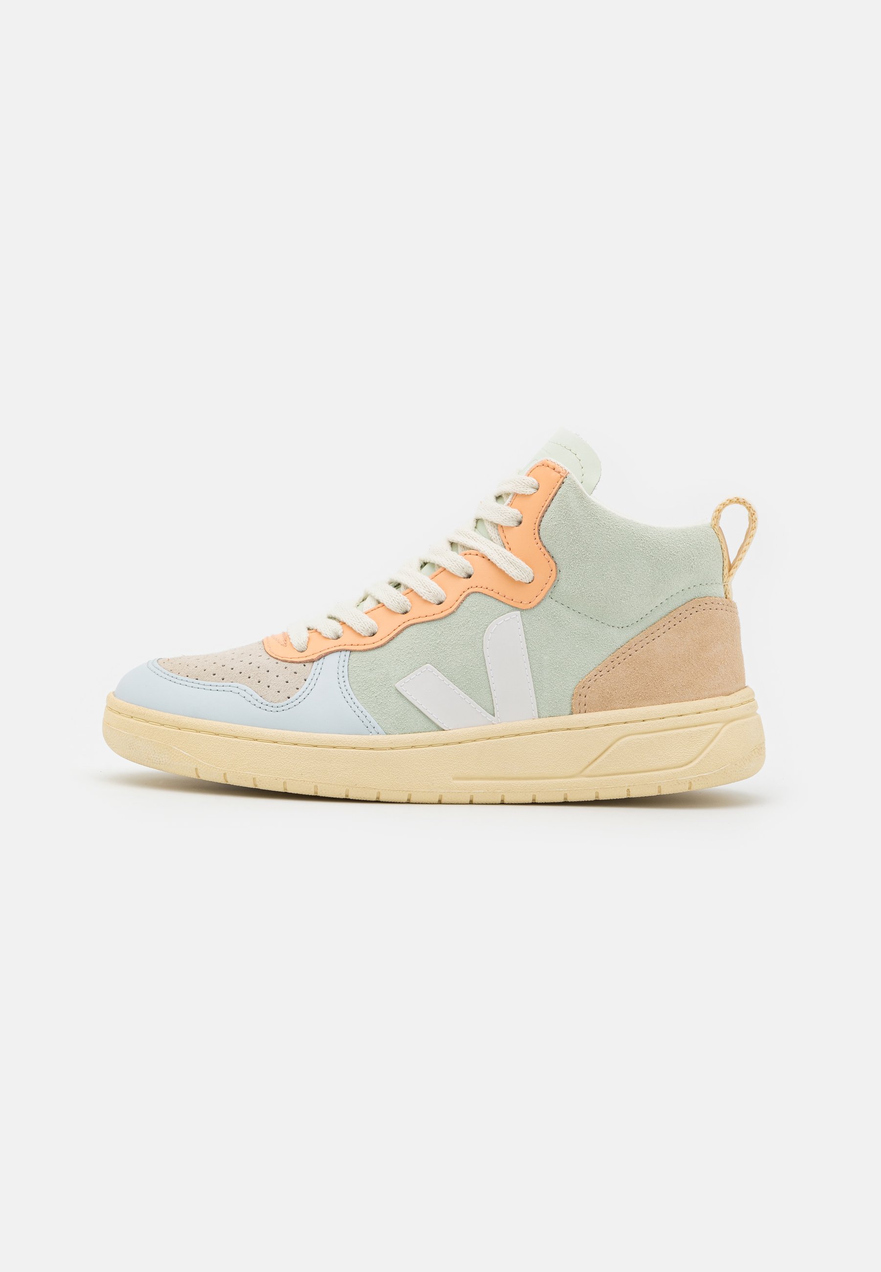 V 15 - High-top trainers