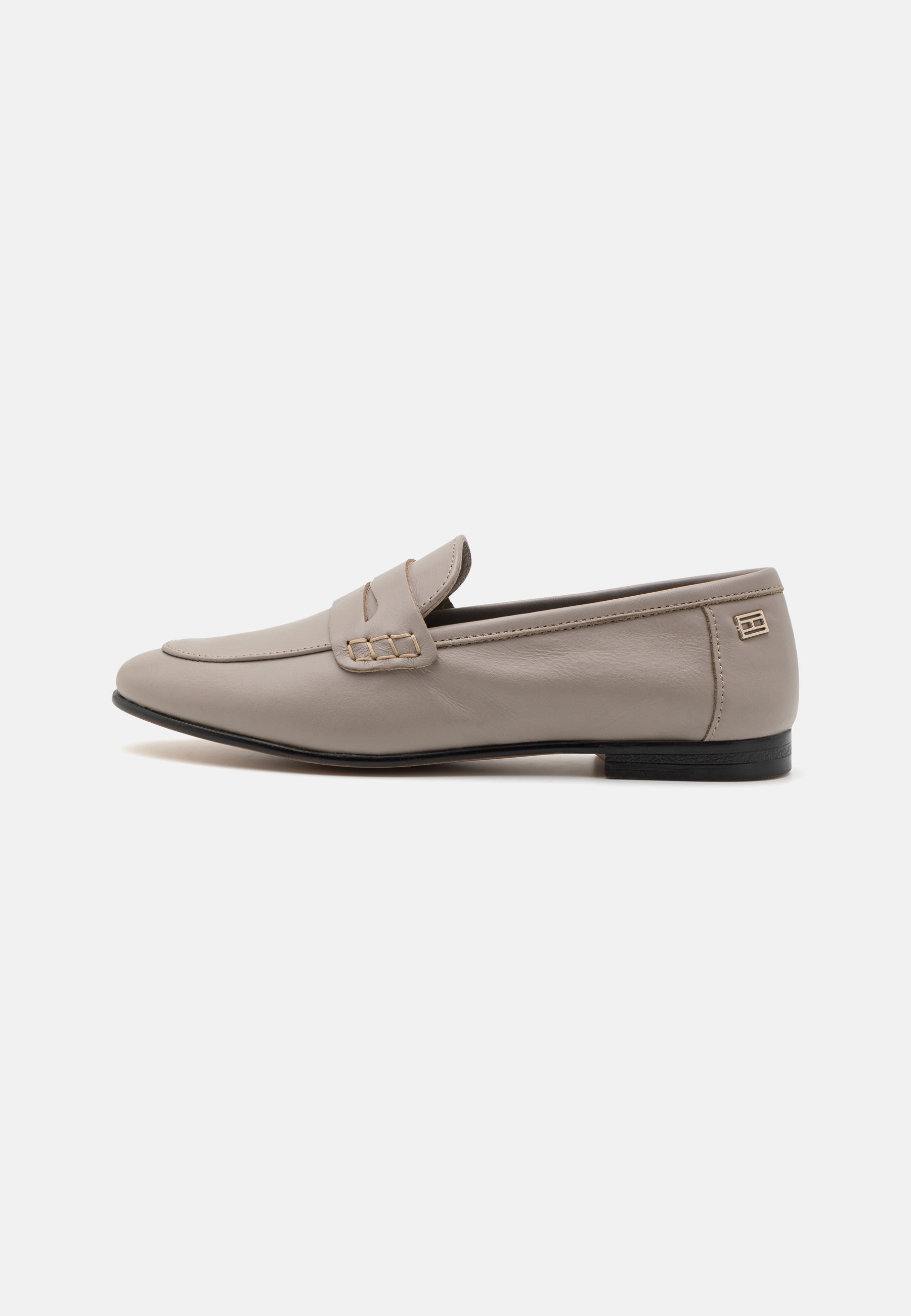 ESSENTIAL LOAFER - Slip-ons