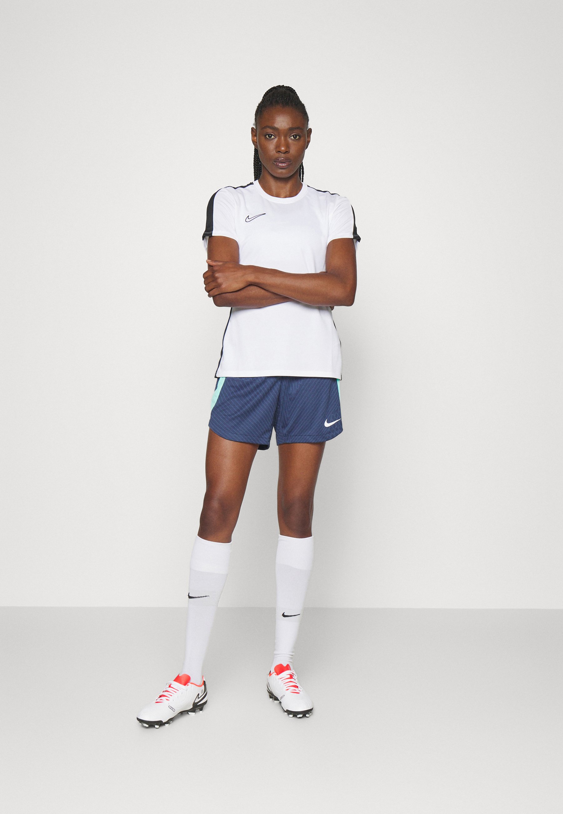 W NK DF STRK SHORT - Sports shorts