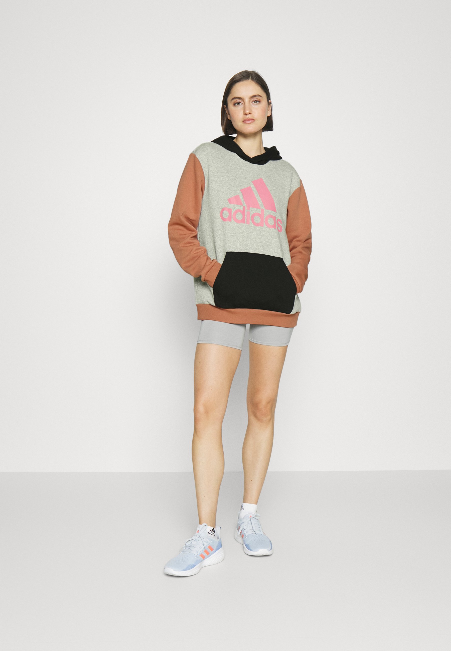 ESSENTIALS - Hoodie