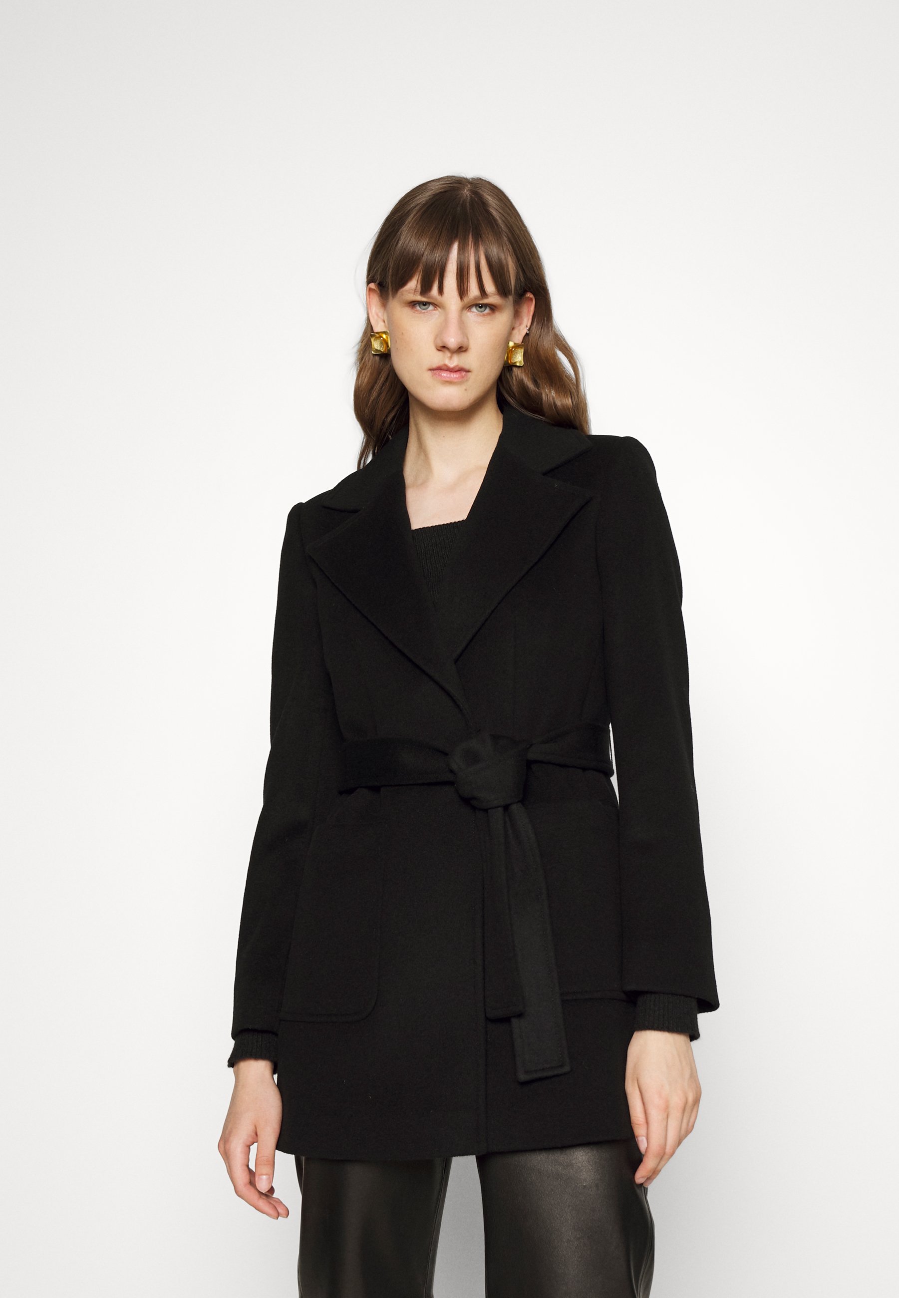 SHORTRUN - Short coat