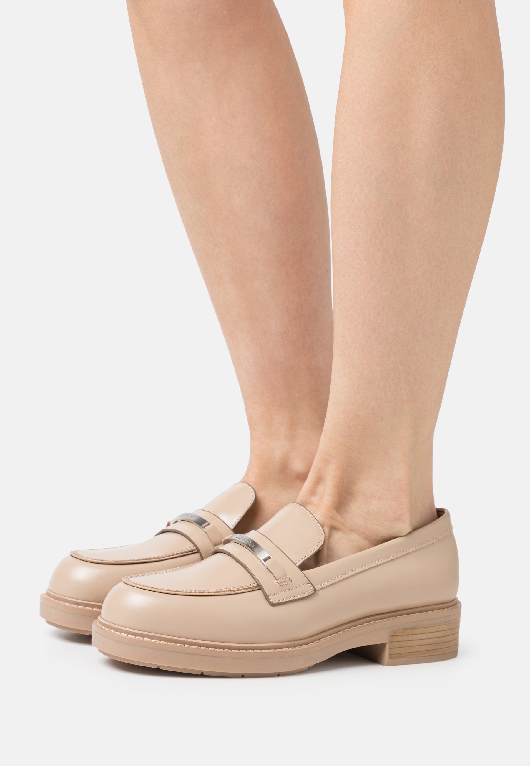 LOAFER- Slip-ons