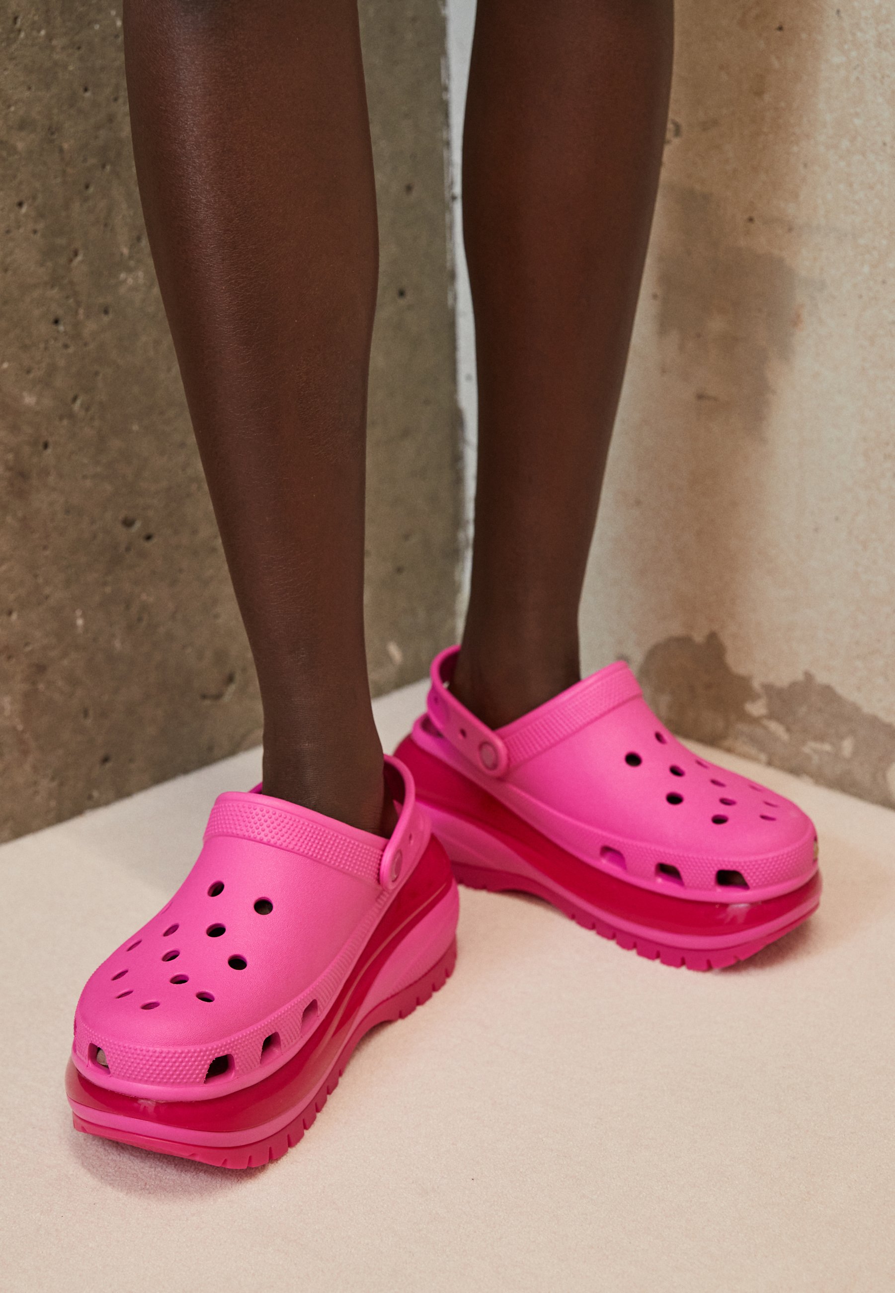 CLASSIC MEGA CRUSH UNISEX - Mules
