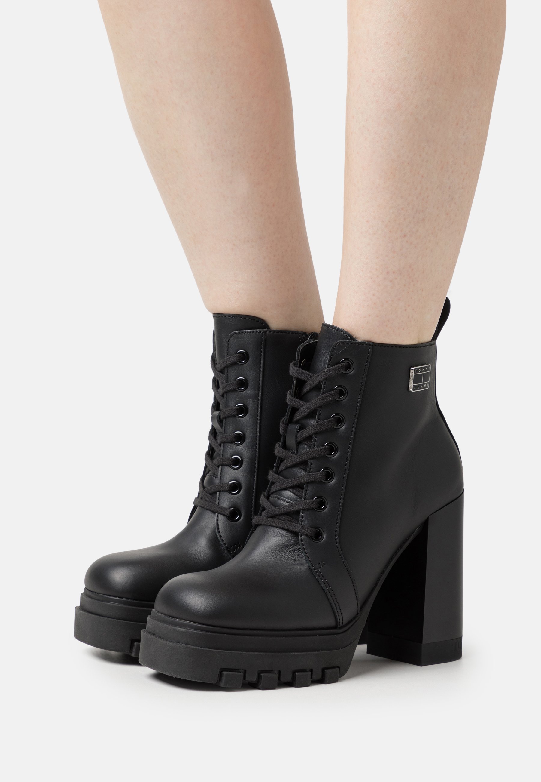 LACE UP BOOT - Lace-up ankle boots