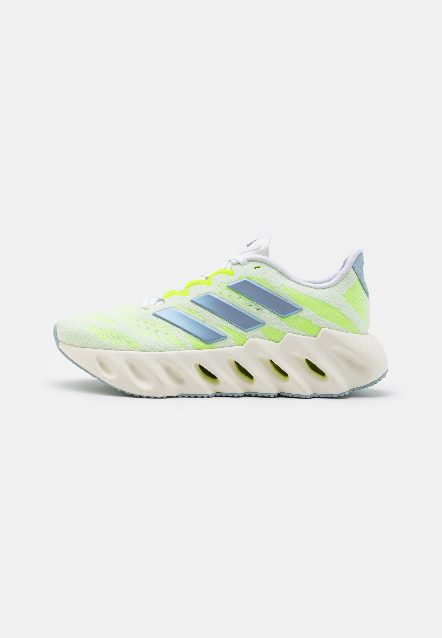SWITCH FWD - Neutral running shoes
