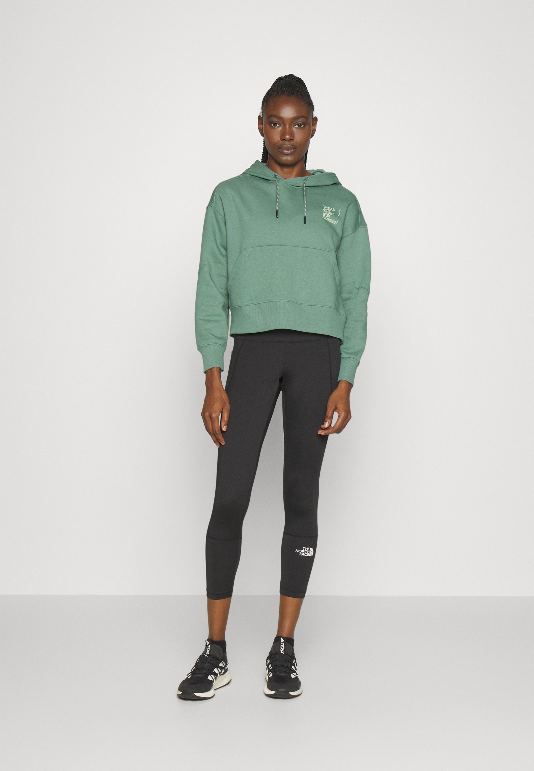 OUTDOOR GRAPHIC HOODIE - Hoodie