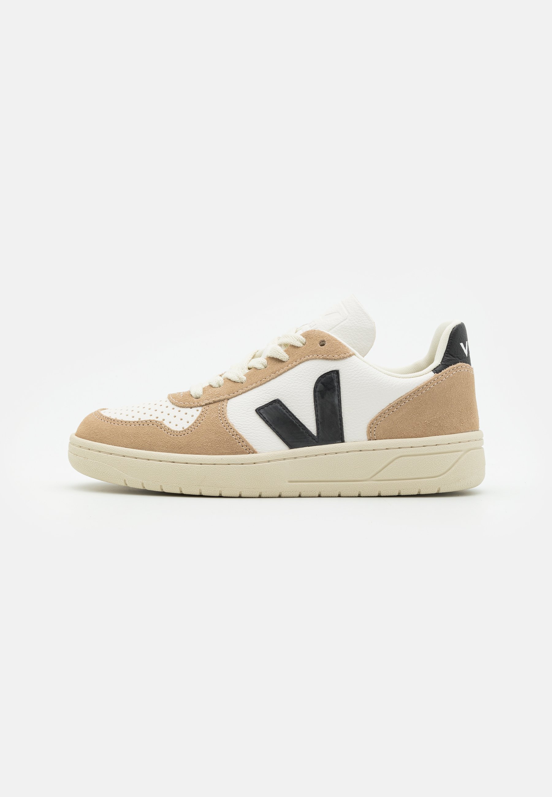 V-10 - Trainers