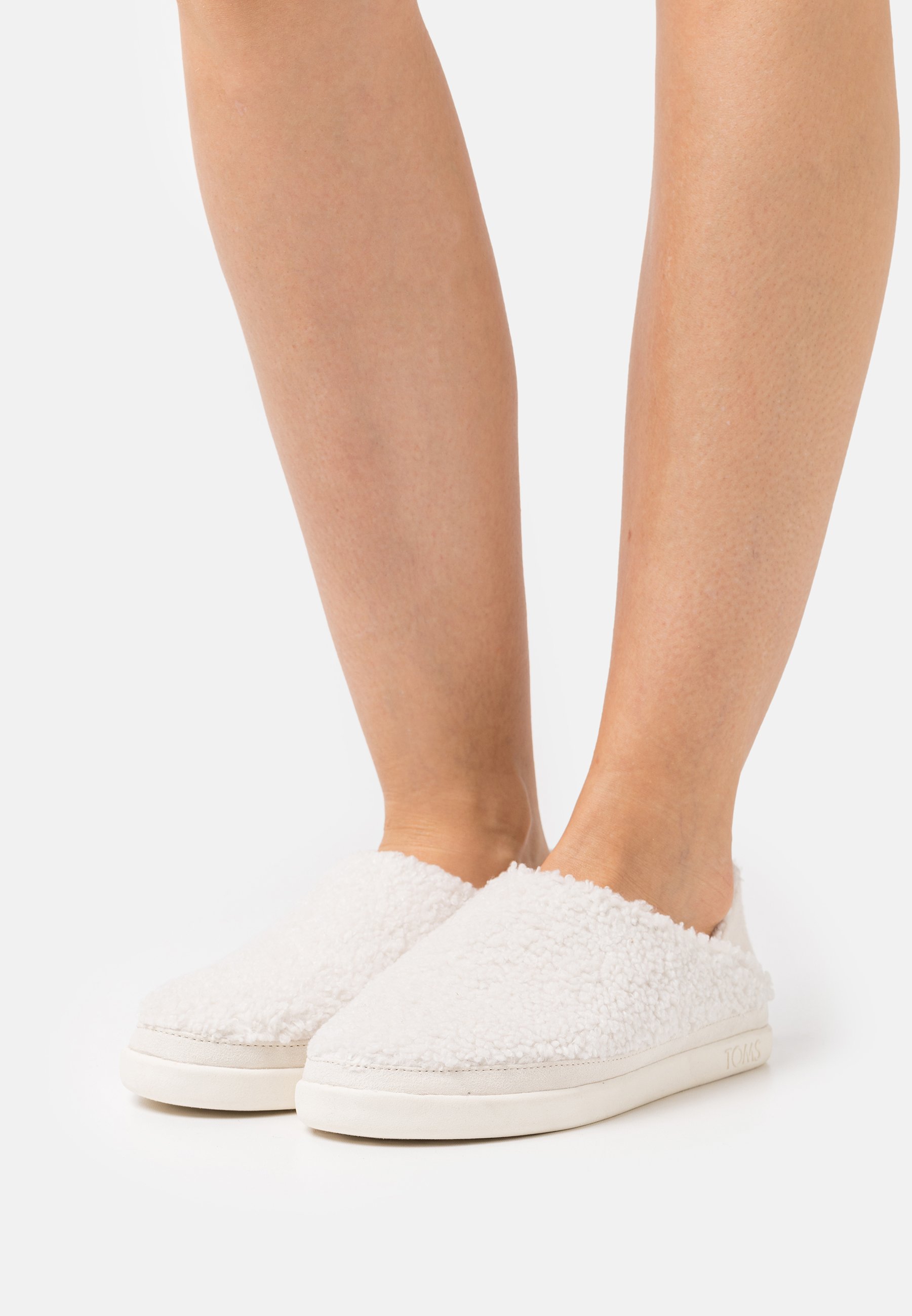 EZRA - Slippers