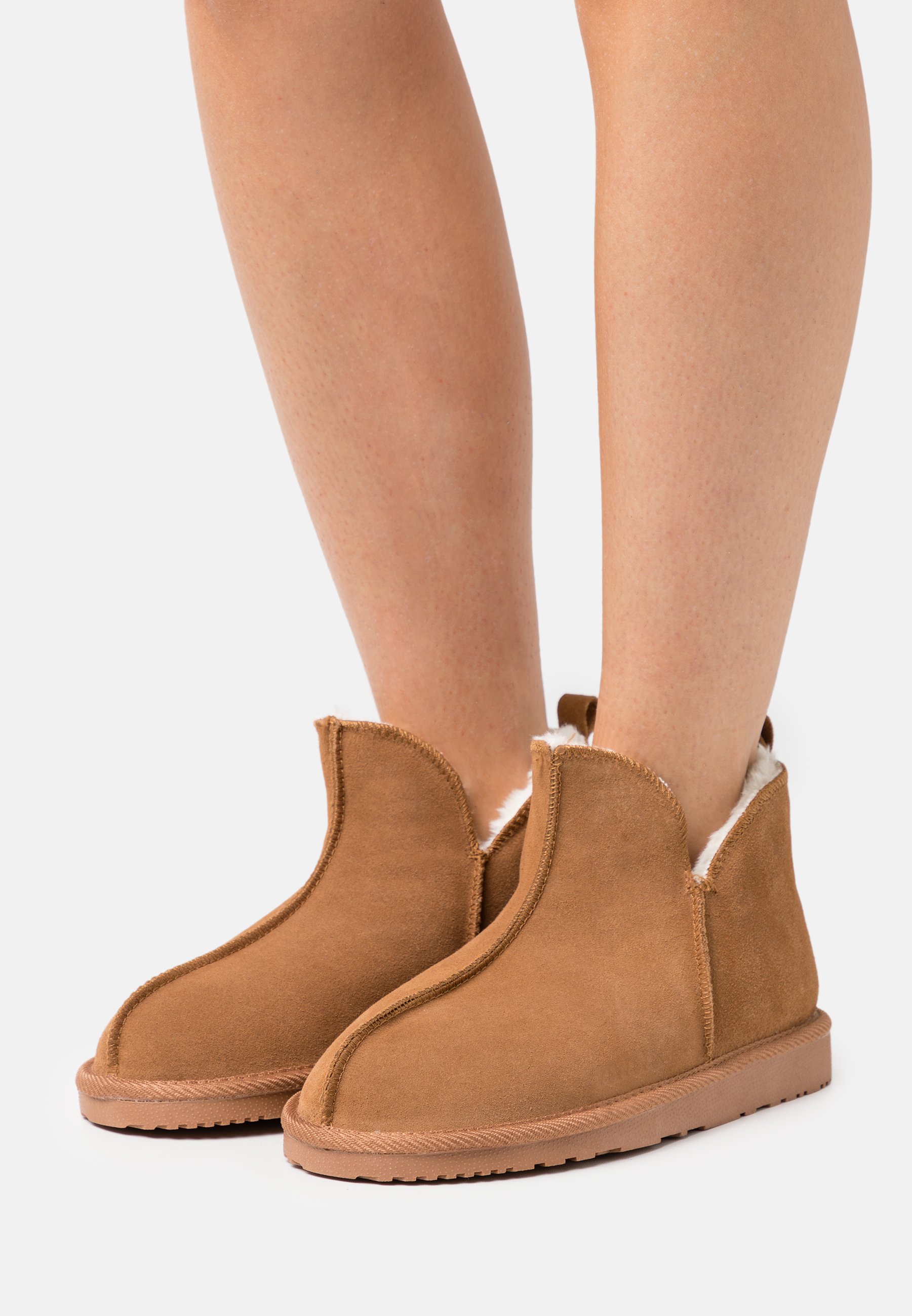 LEATHER- Slippers