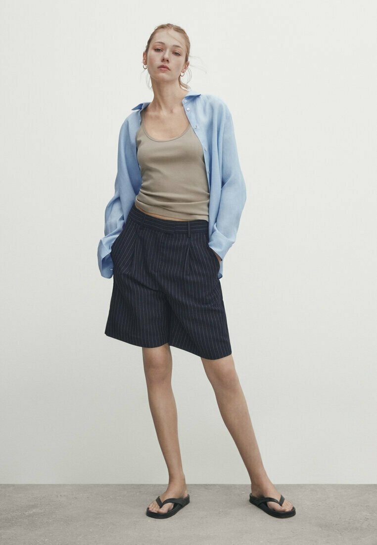 PINSTRIPE BERMUDAWITH DARTS - Shorts