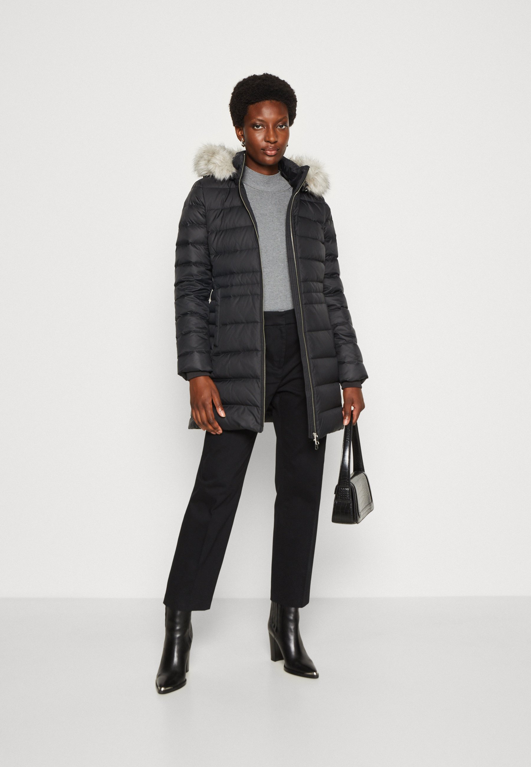 TYRA- Down coat