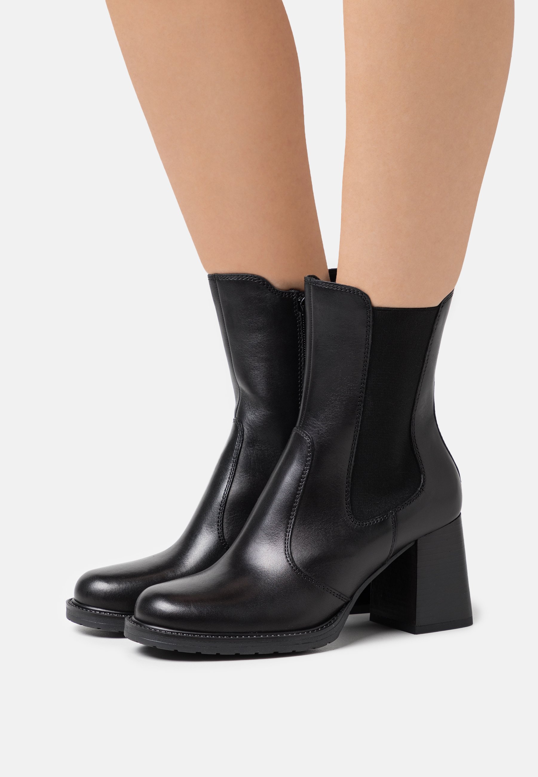 LEATHER- Classic ankle boots